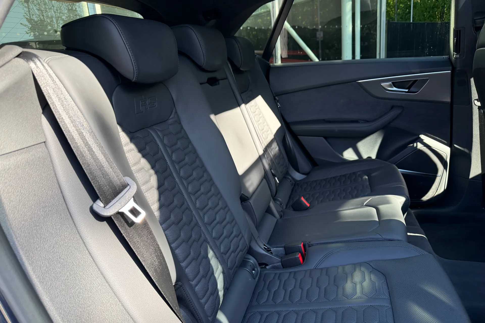 Audi RS Q8 thumbnail image number 40