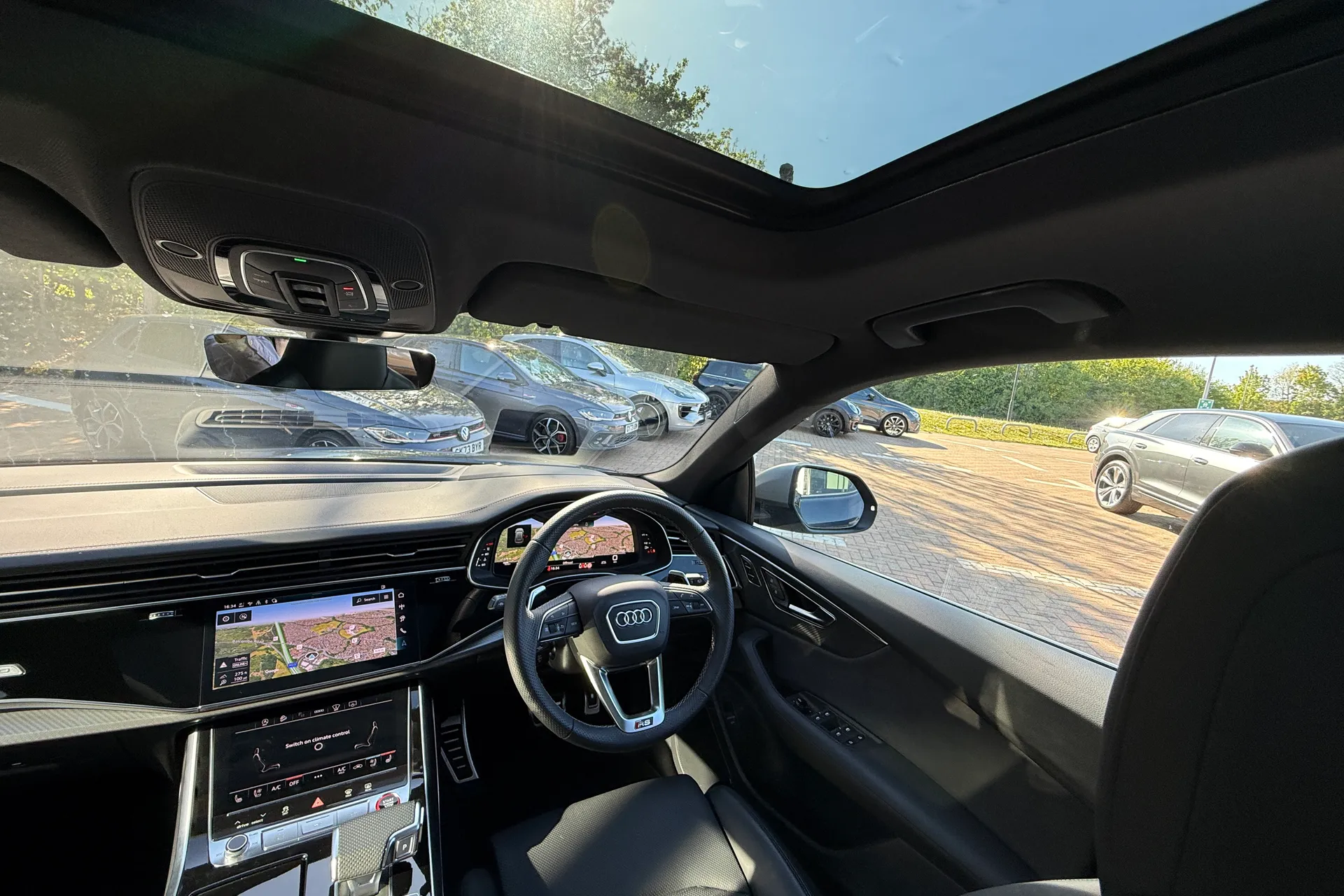 Audi RS Q8 thumbnail image number 45
