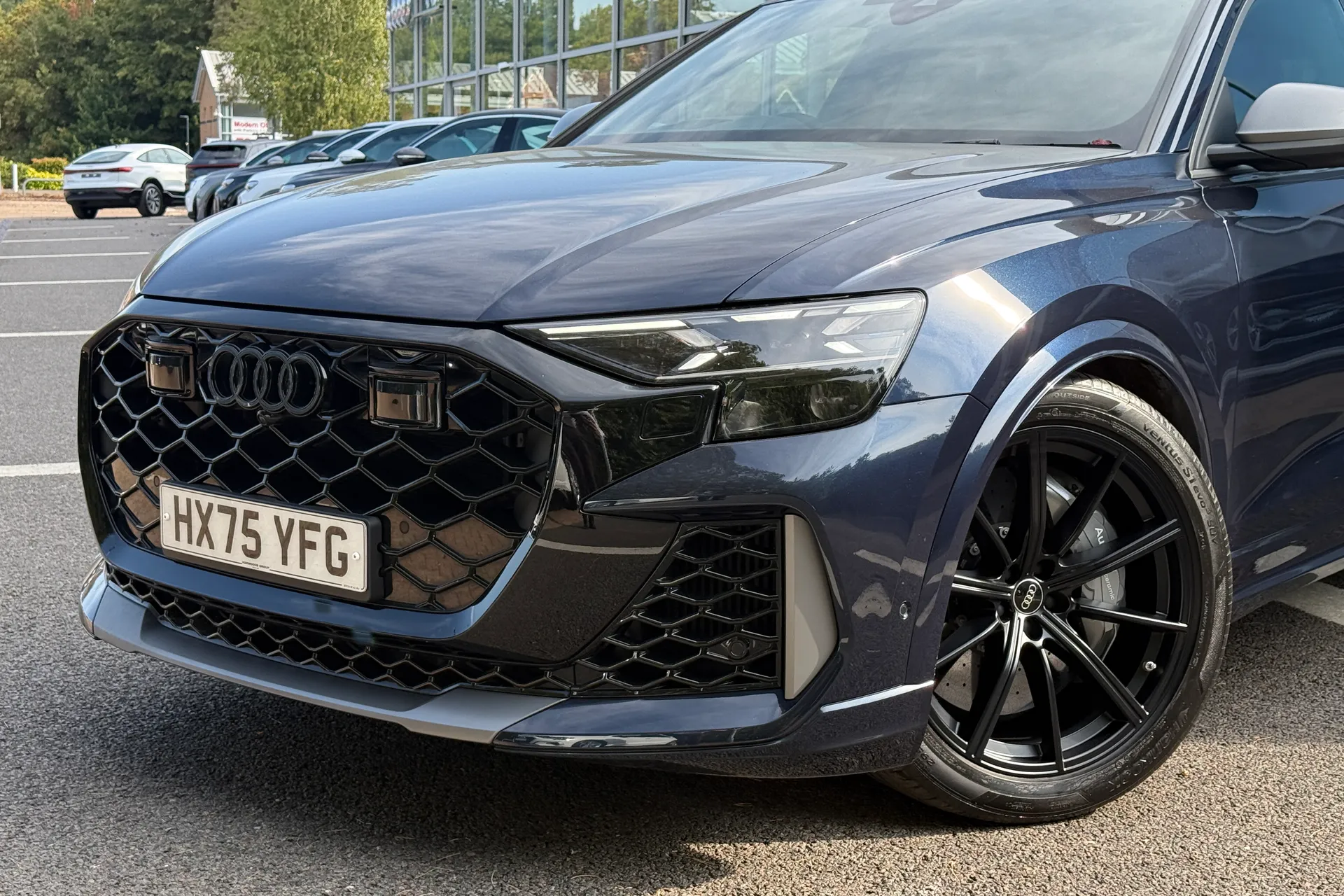 Audi RS Q8 thumbnail image number 28