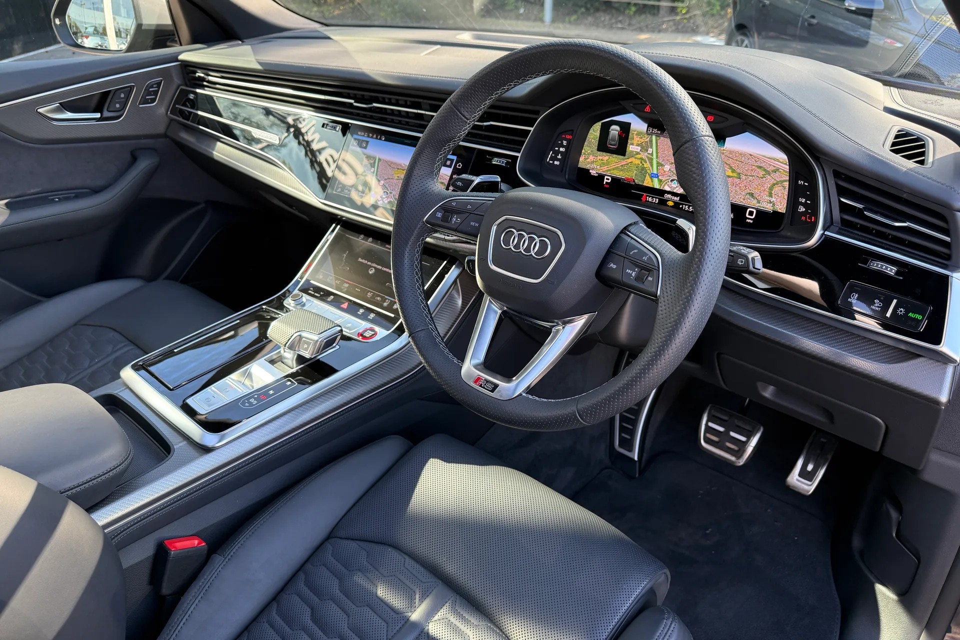 Audi RS Q8 thumbnail image number 36