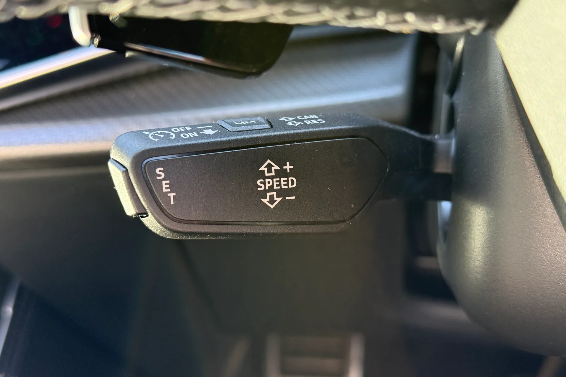 Audi RS Q8 thumbnail image number 24