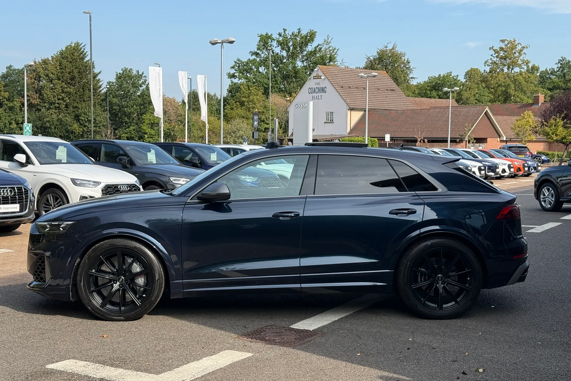 Audi RS Q8 thumbnail image number 23