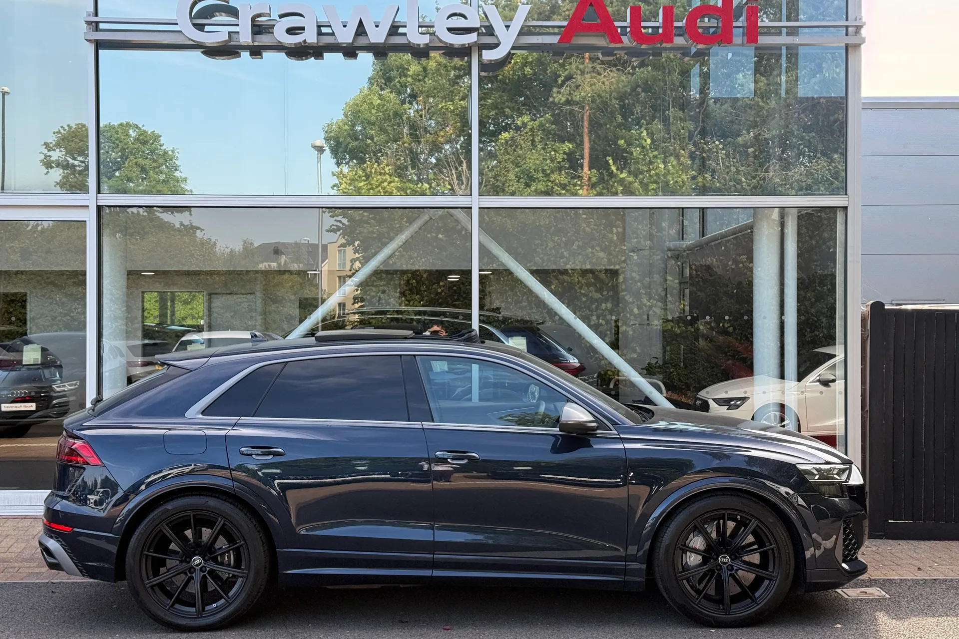 Audi RS Q8 thumbnail image number 2