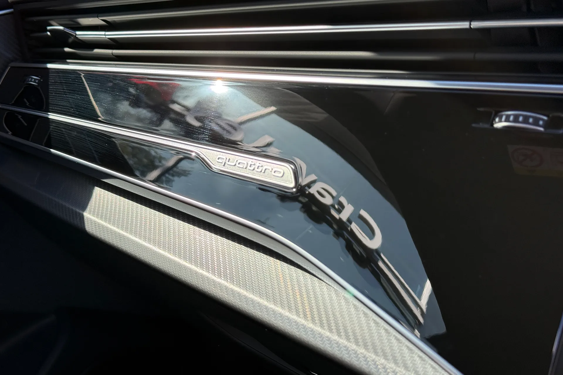 Audi RS Q8 thumbnail image number 18