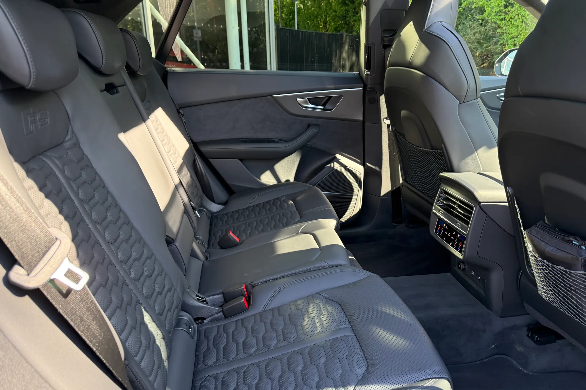 Audi RS Q8 thumbnail image number 41