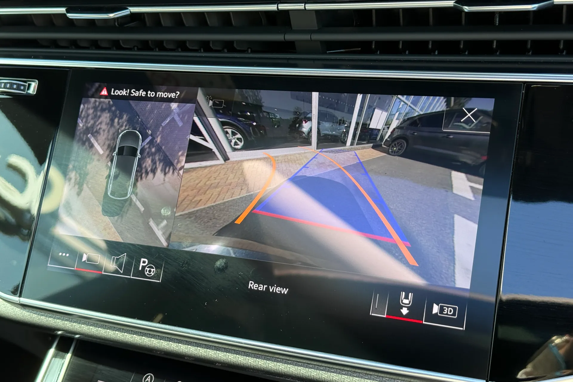Audi RS Q8 thumbnail image number 5