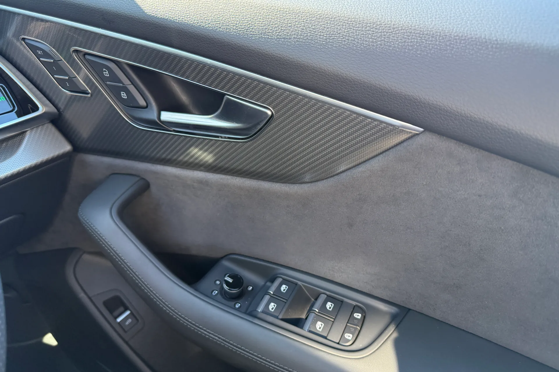 Audi RS Q8 thumbnail image number 30