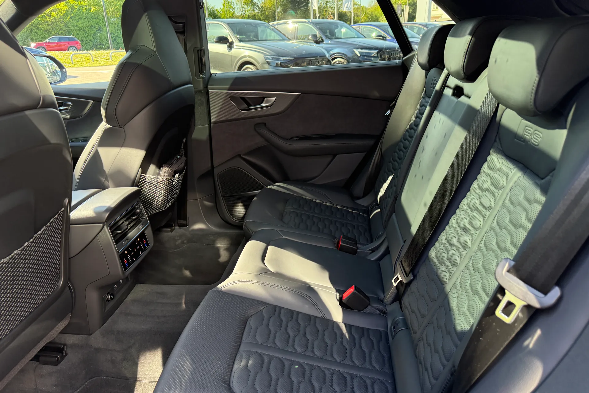 Audi RS Q8 thumbnail image number 56