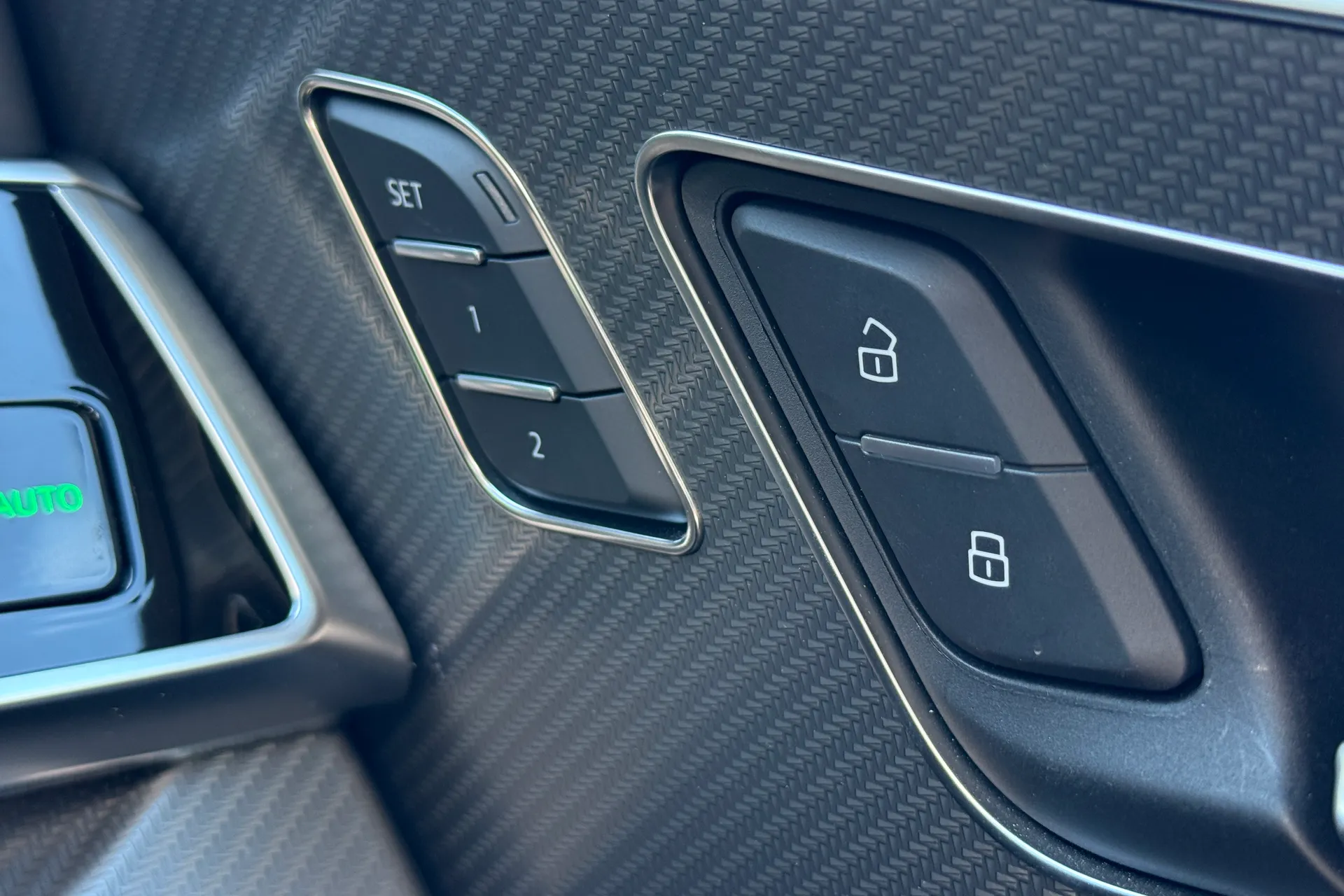 Audi RS Q8 thumbnail image number 31