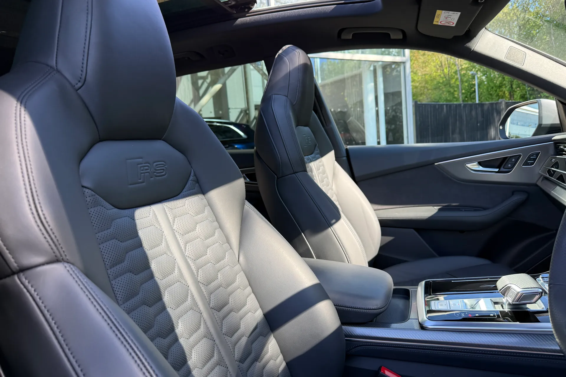 Audi RS Q8 thumbnail image number 37