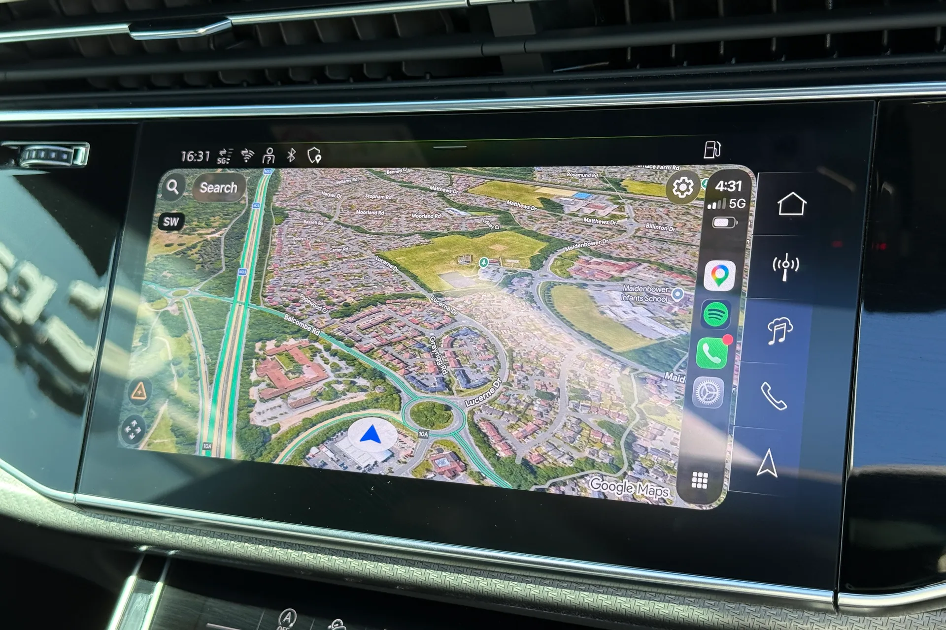 Audi RS Q8 thumbnail image number 9