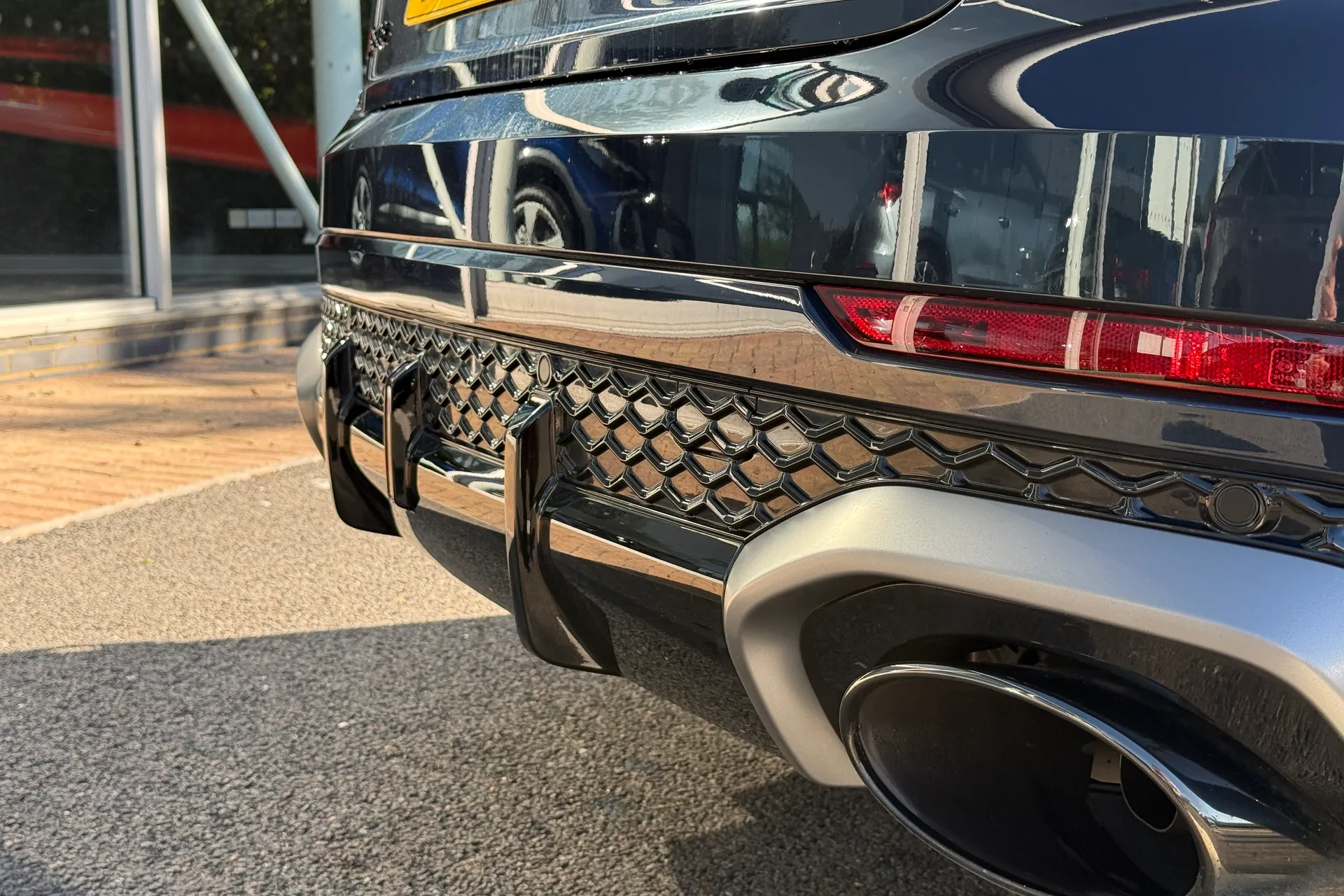 Audi RS Q8 thumbnail image number 47