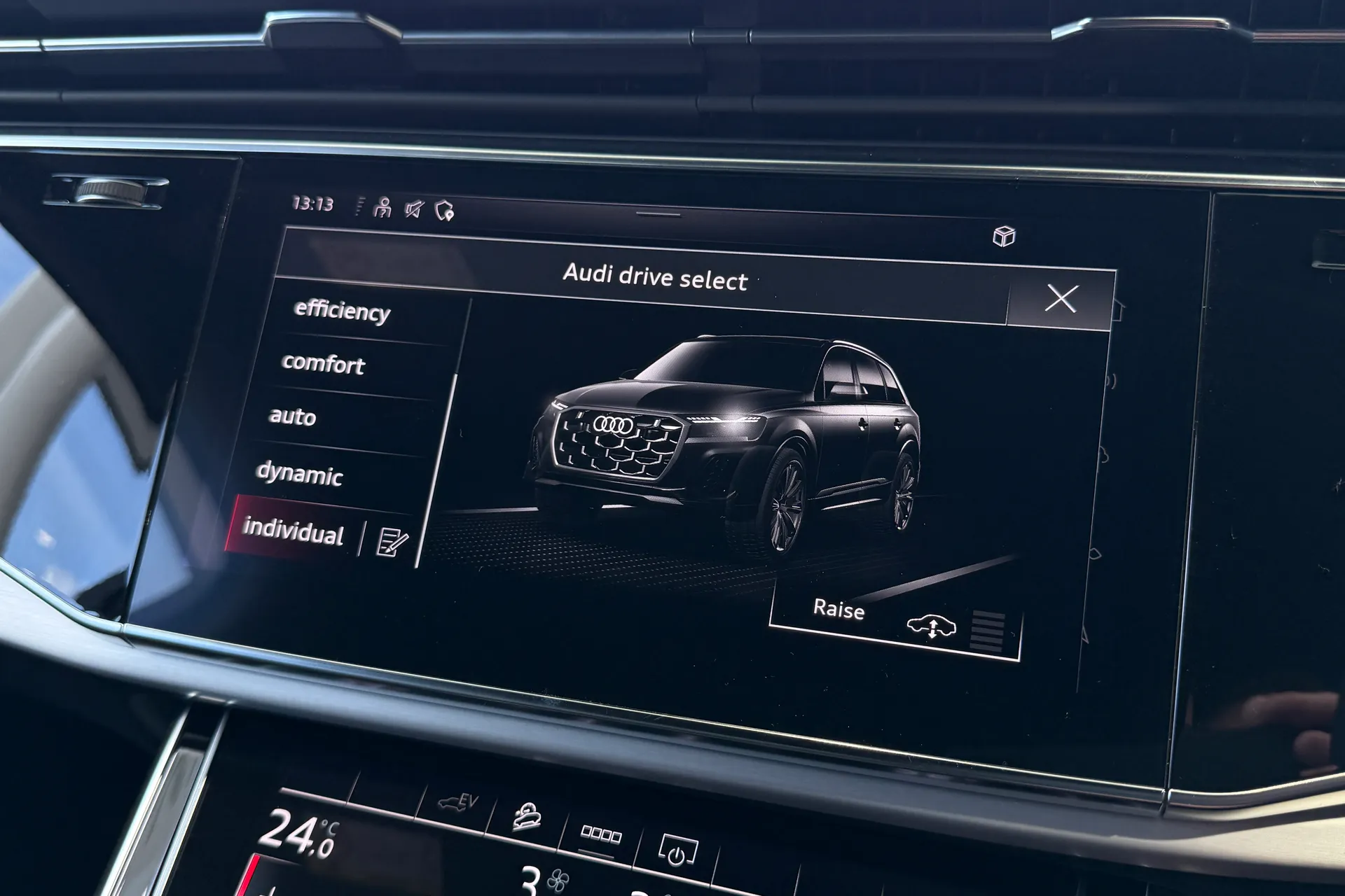 Audi Q7 thumbnail image number 12