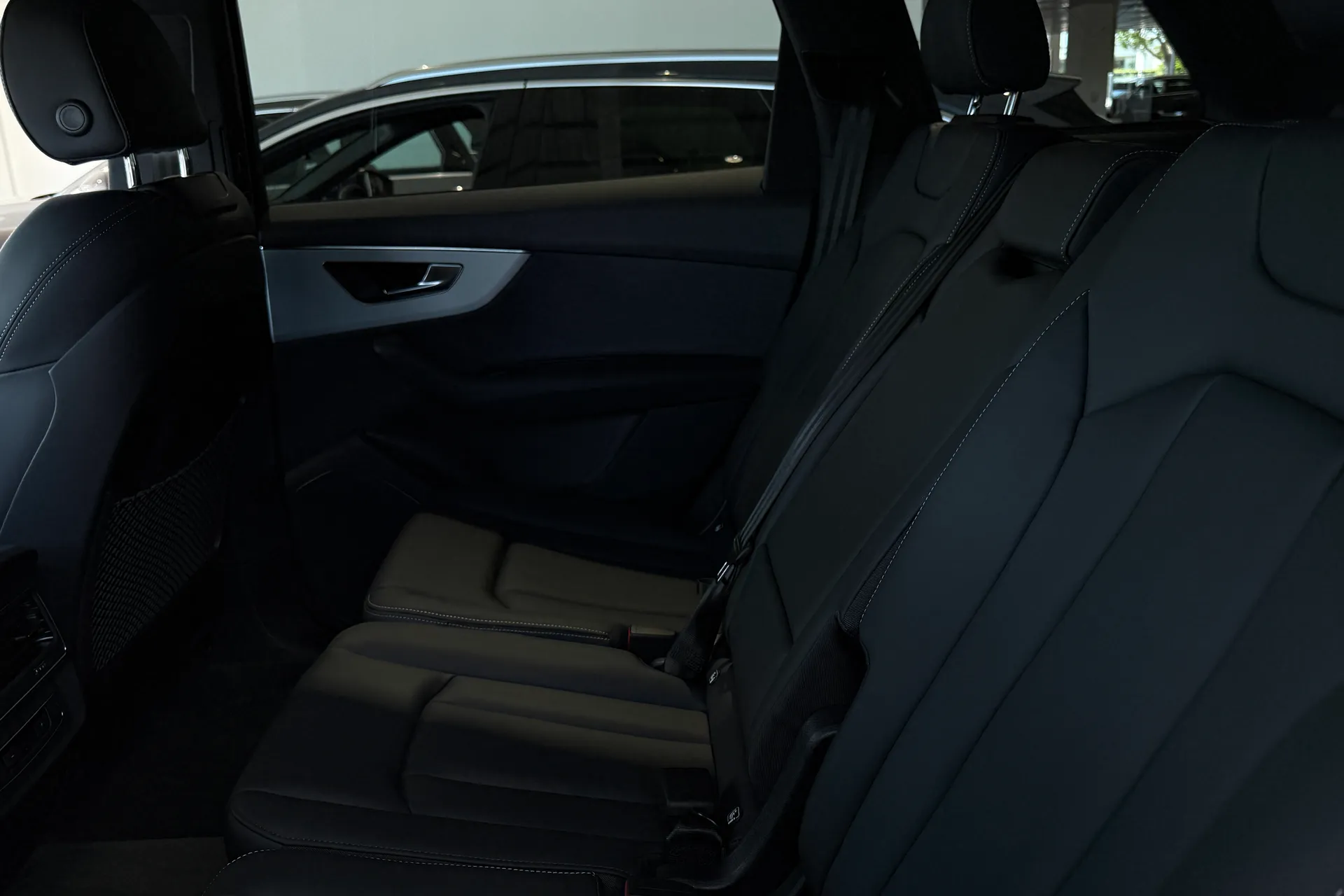 Audi Q7 thumbnail image number 25