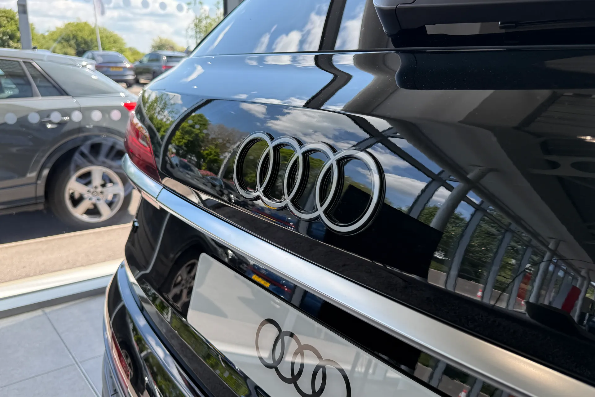 Audi Q7 thumbnail image number 8