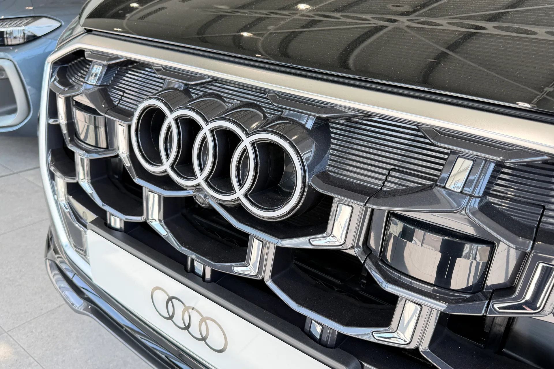 Audi Q7 thumbnail image number 11