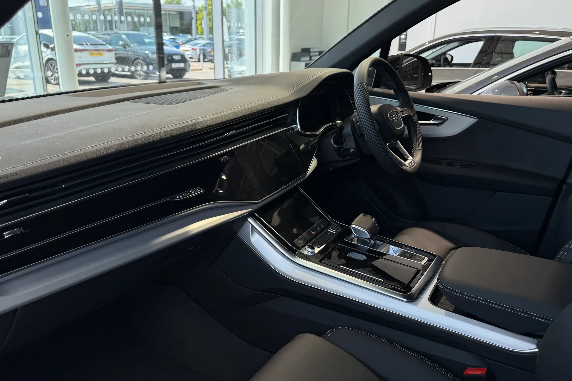Audi Q7 thumbnail image number 18