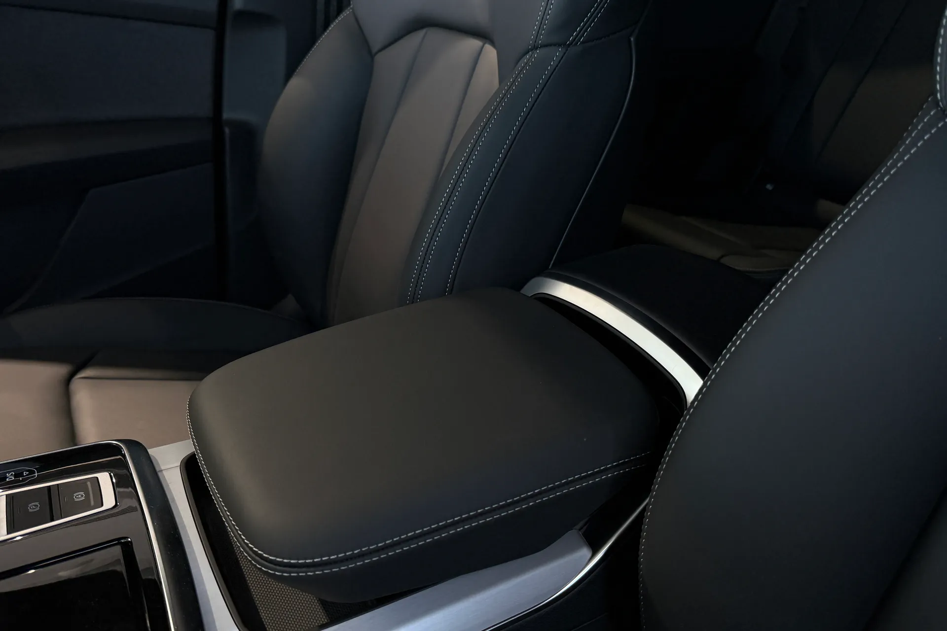 Audi Q7 thumbnail image number 23