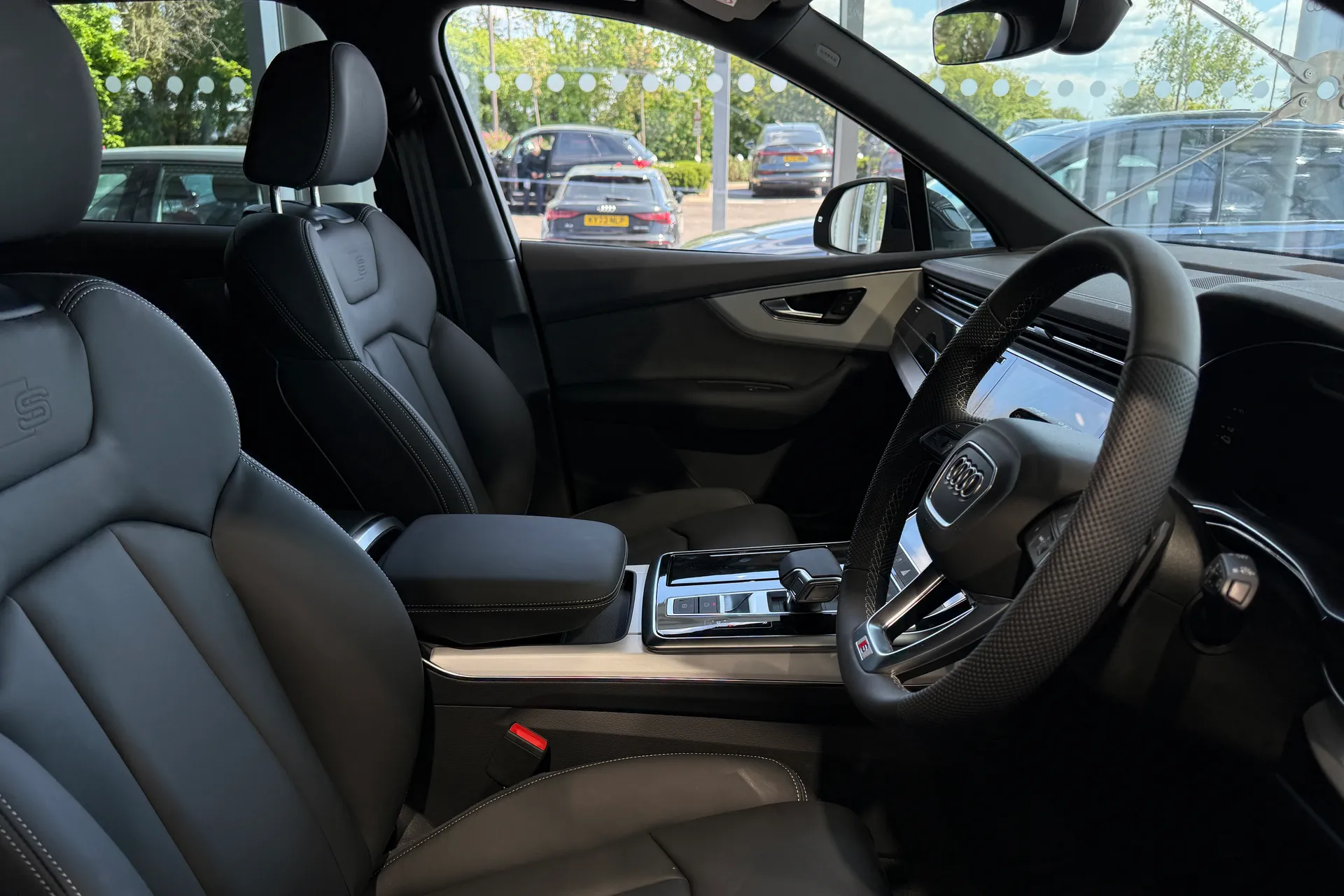 Audi Q7 thumbnail image number 6