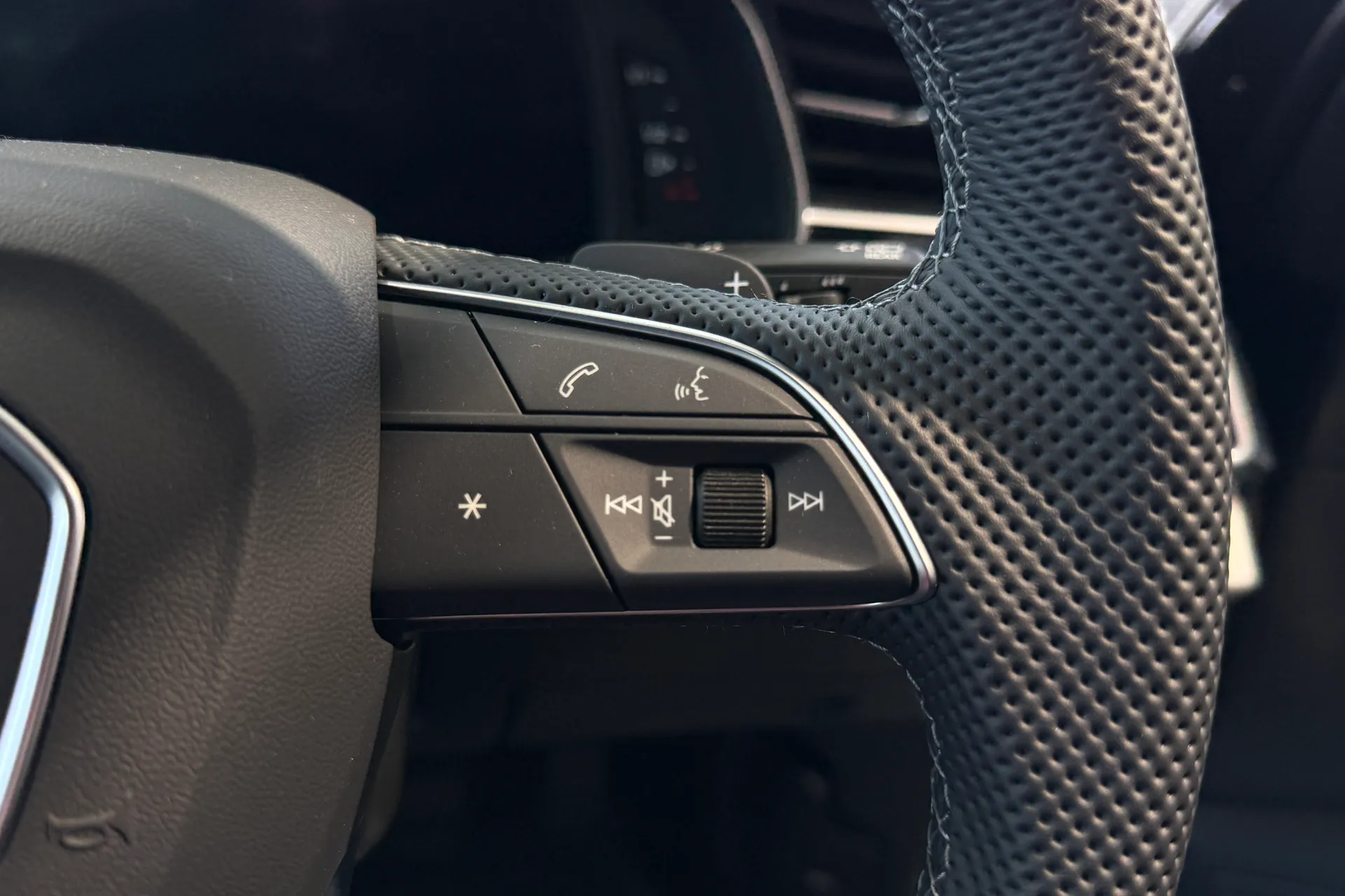 Audi Q7 thumbnail image number 30