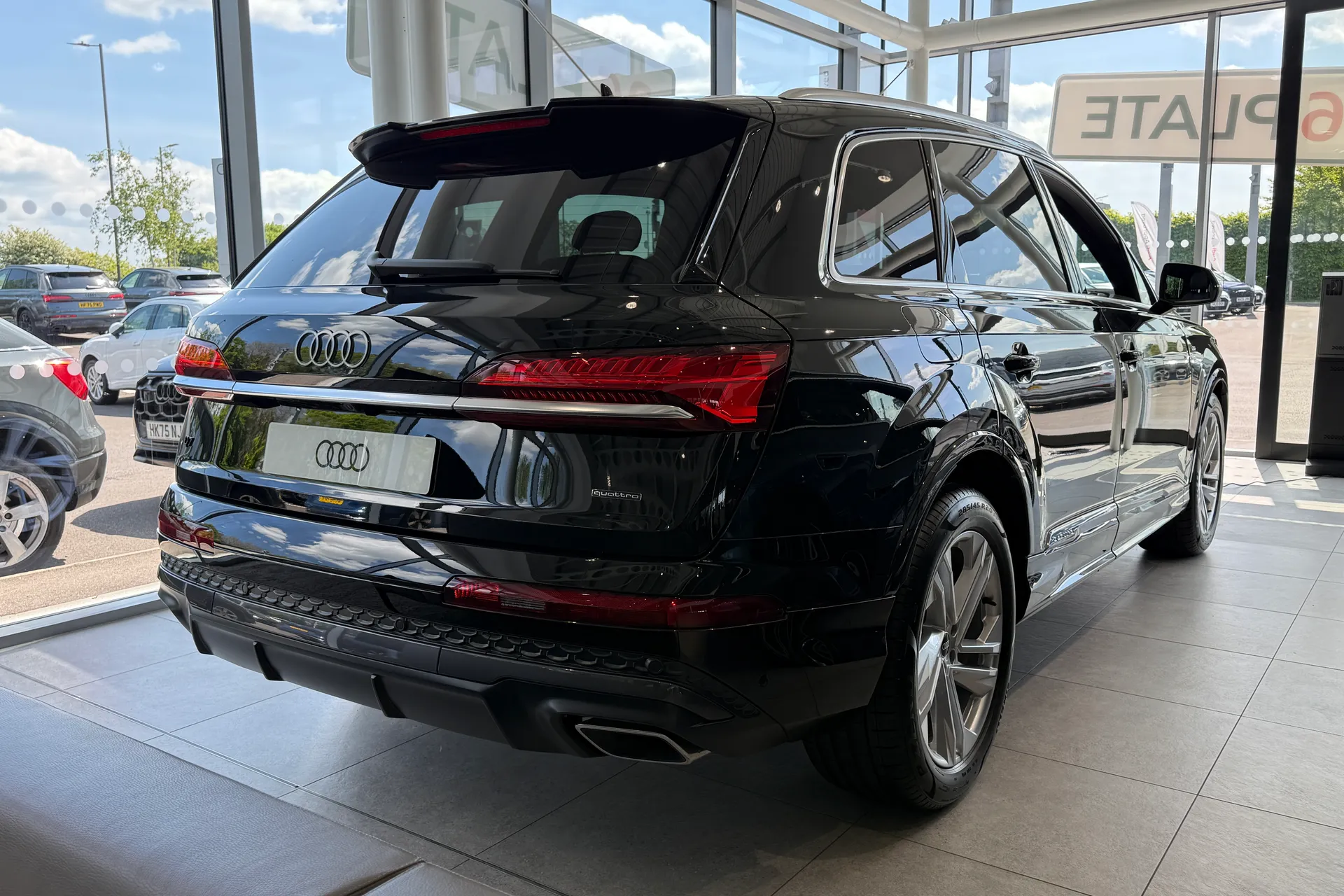 Audi Q7 thumbnail image number 7