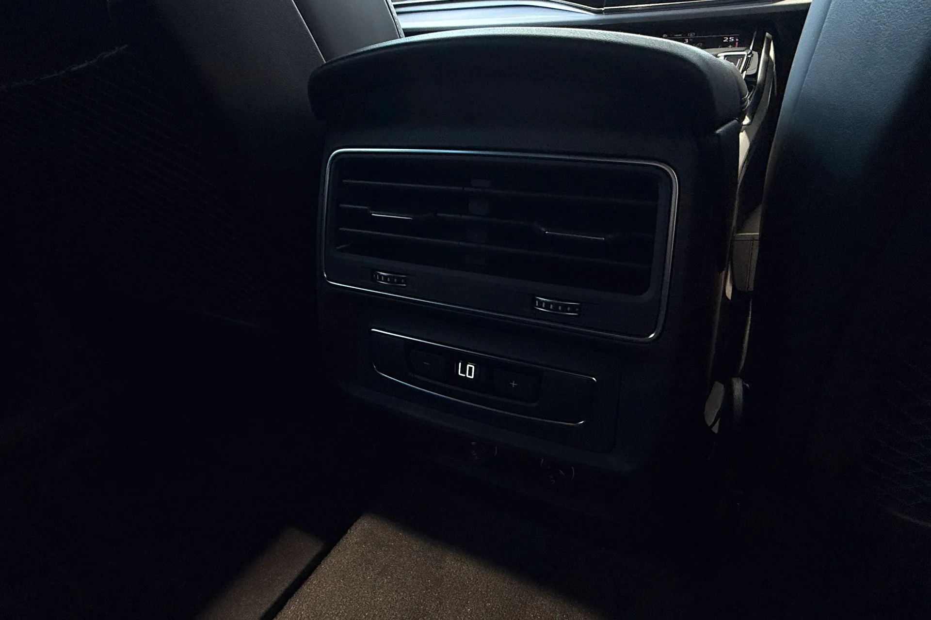 Audi Q7 thumbnail image number 36