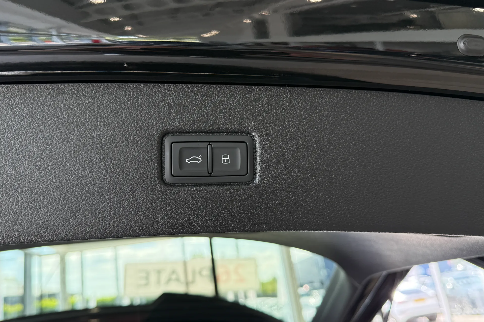 Audi Q7 thumbnail image number 28