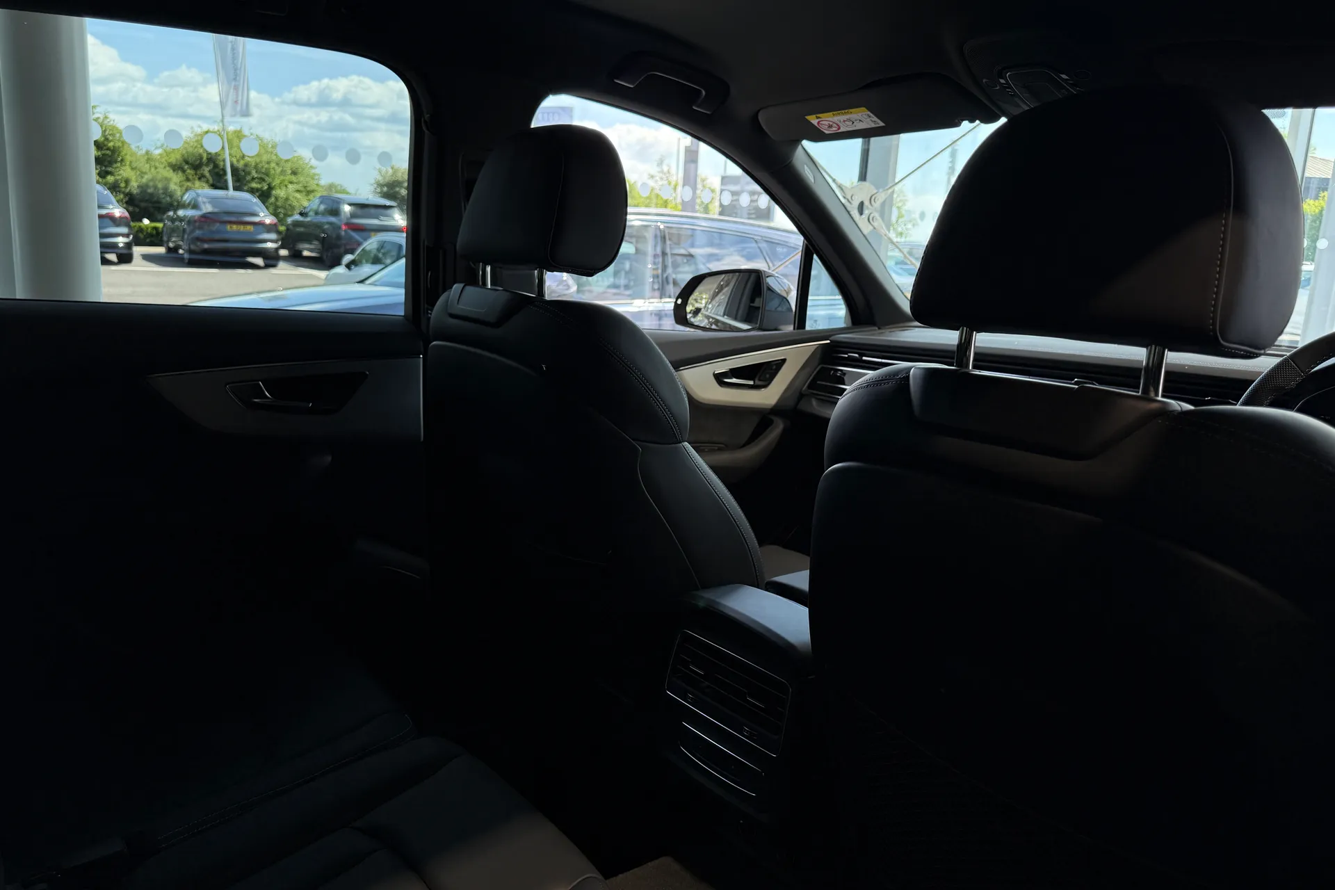 Audi Q7 thumbnail image number 15