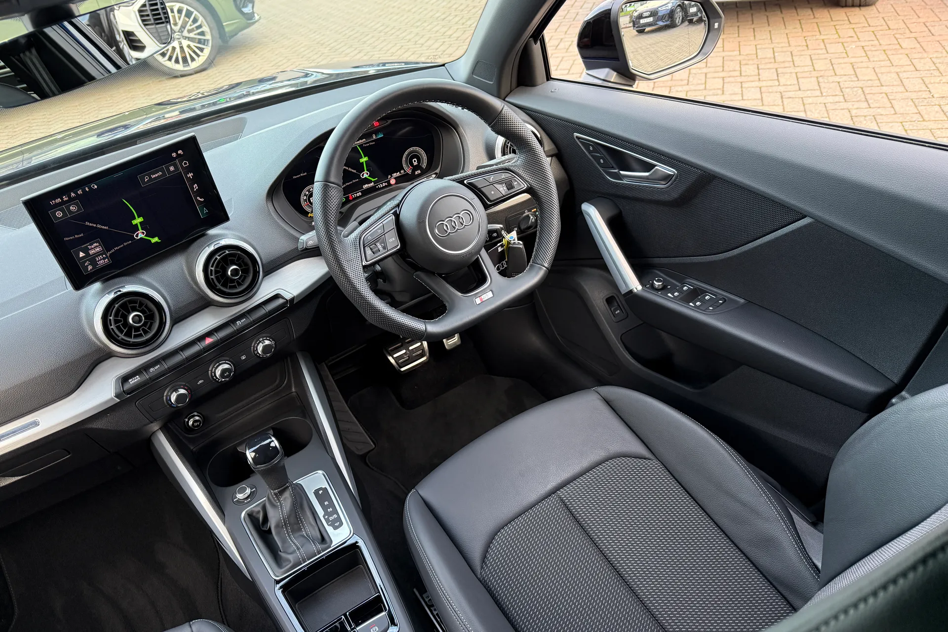 Audi Q2 thumbnail image number 38
