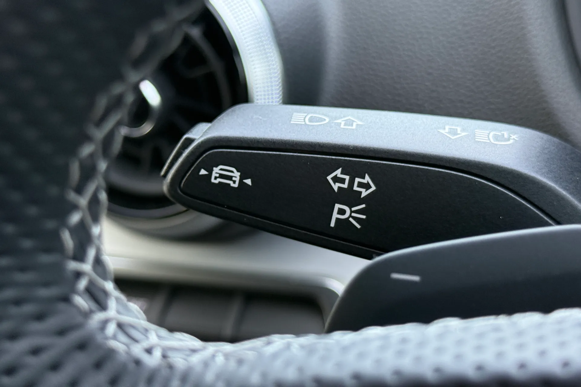 Audi Q2 thumbnail image number 15