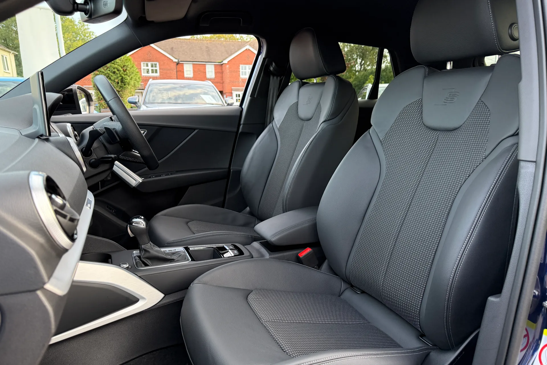 Audi Q2 thumbnail image number 27