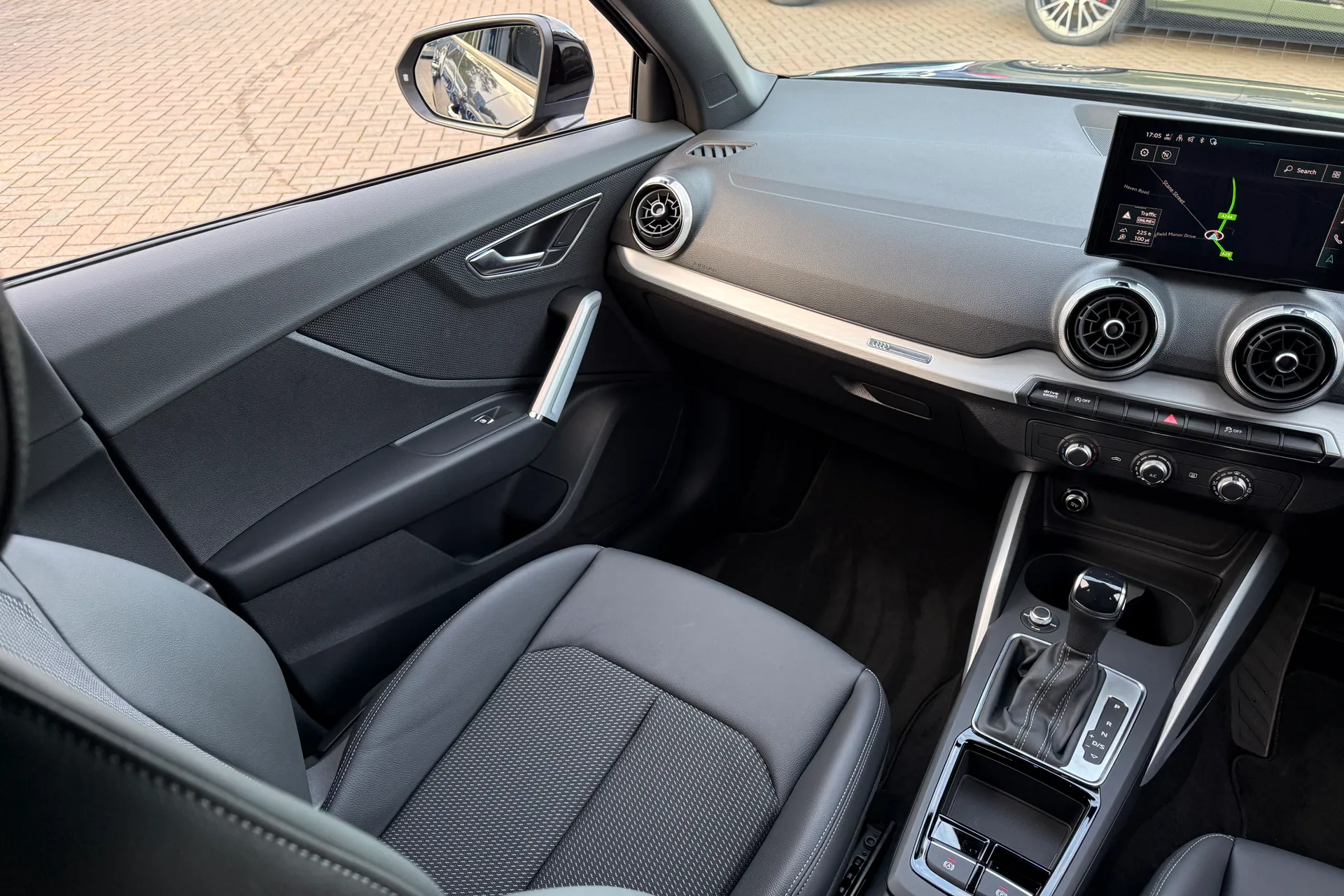 Audi Q2 thumbnail image number 35