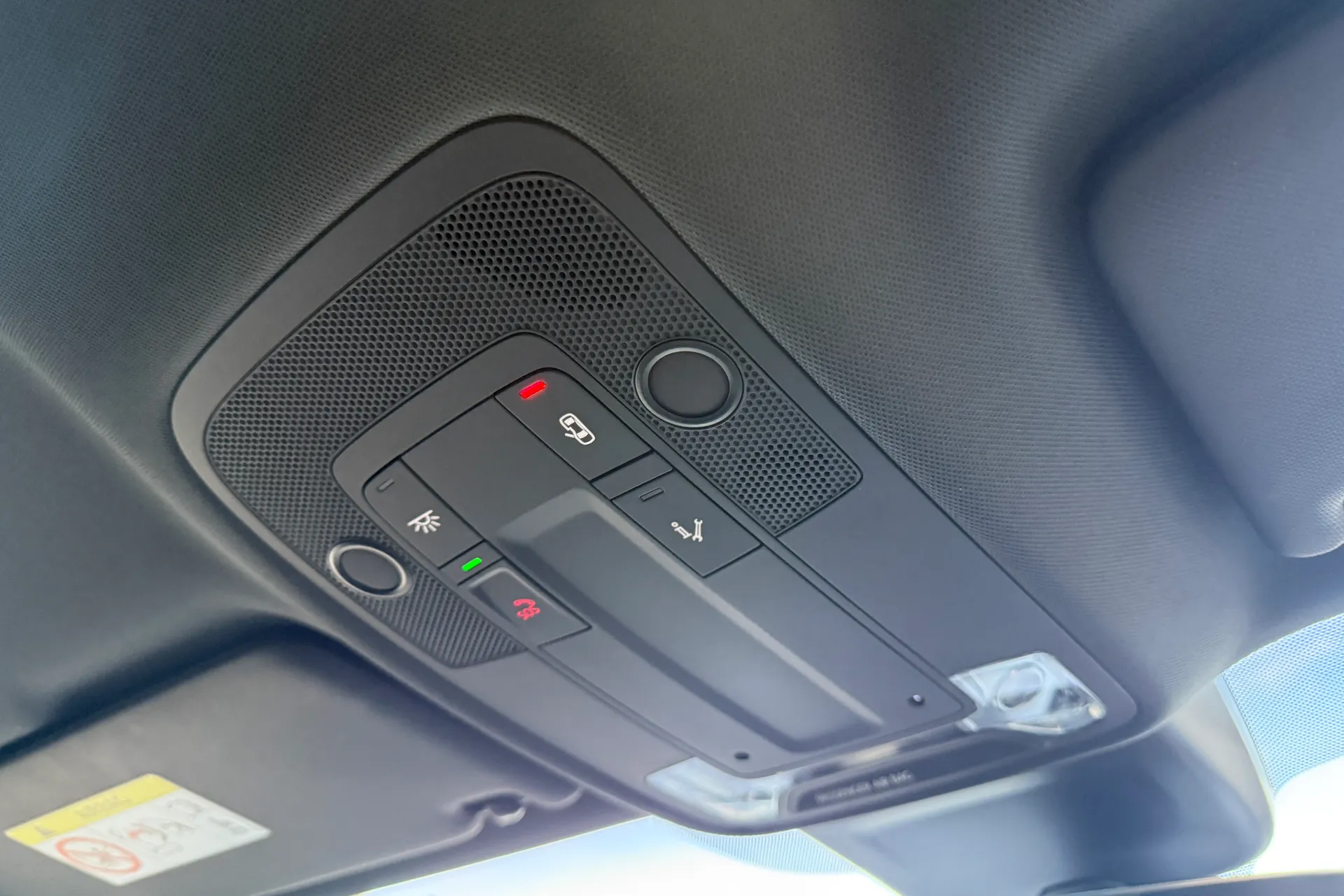 Audi Q2 thumbnail image number 17