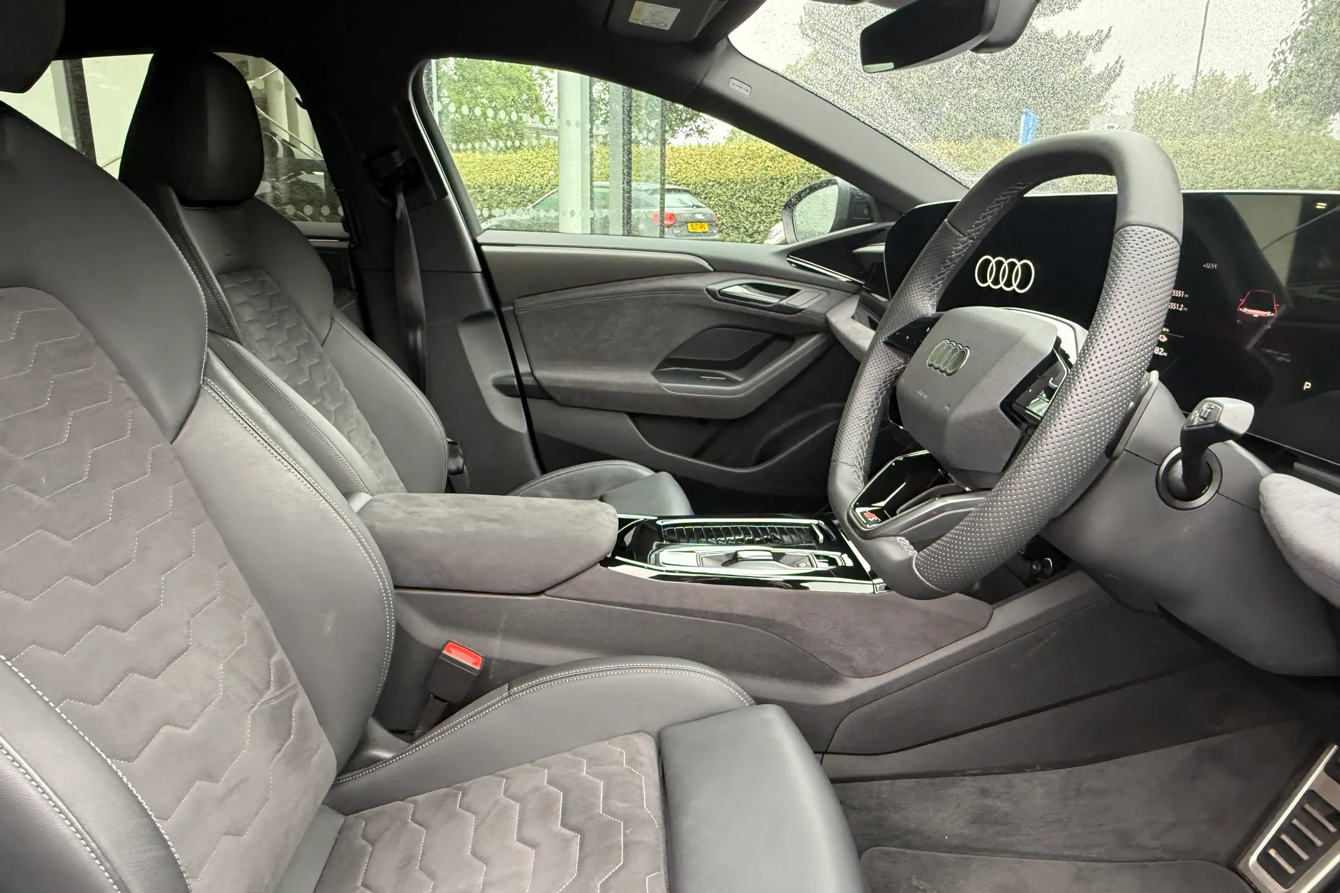 Audi A6 thumbnail image number 27