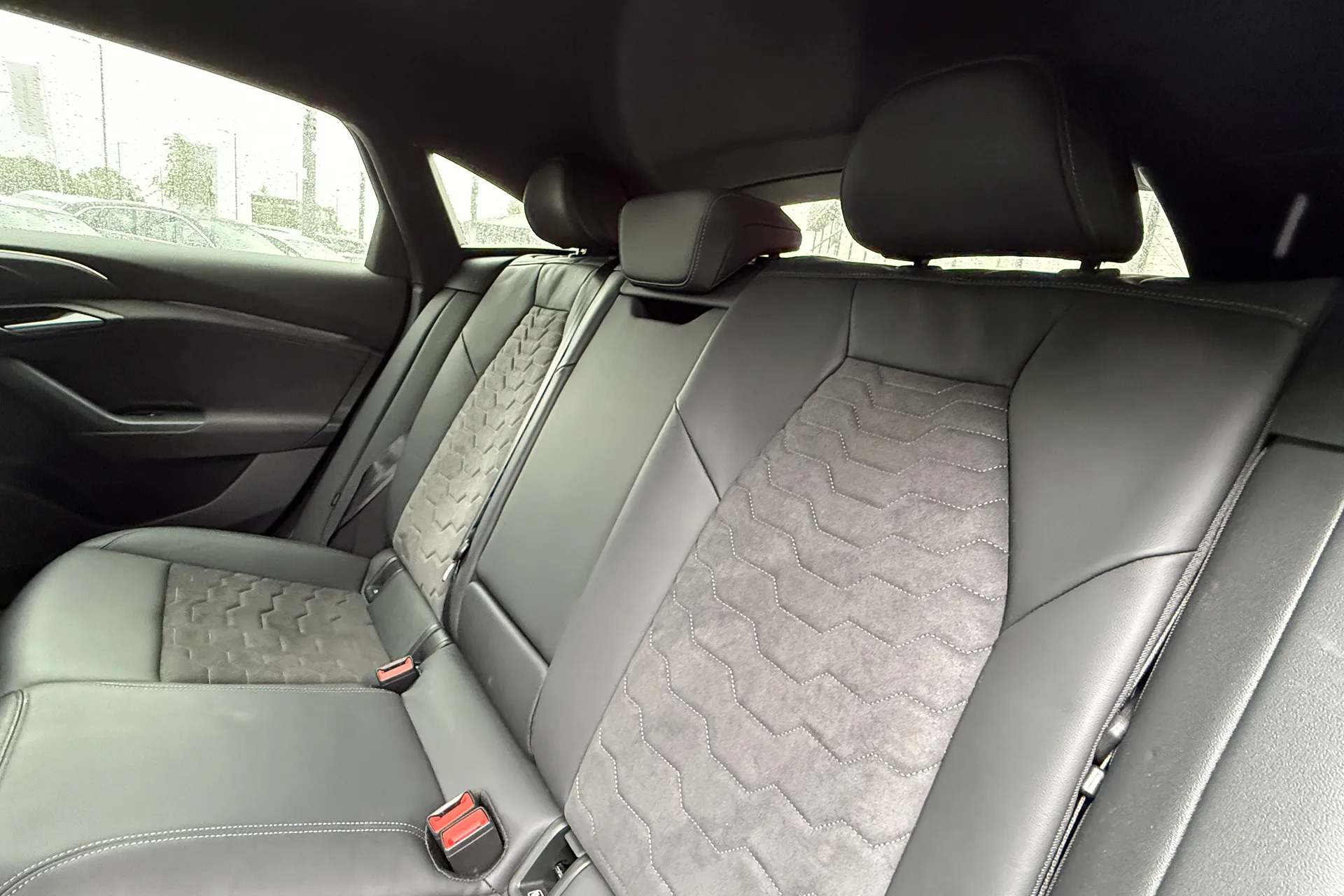 Audi A6 thumbnail image number 48
