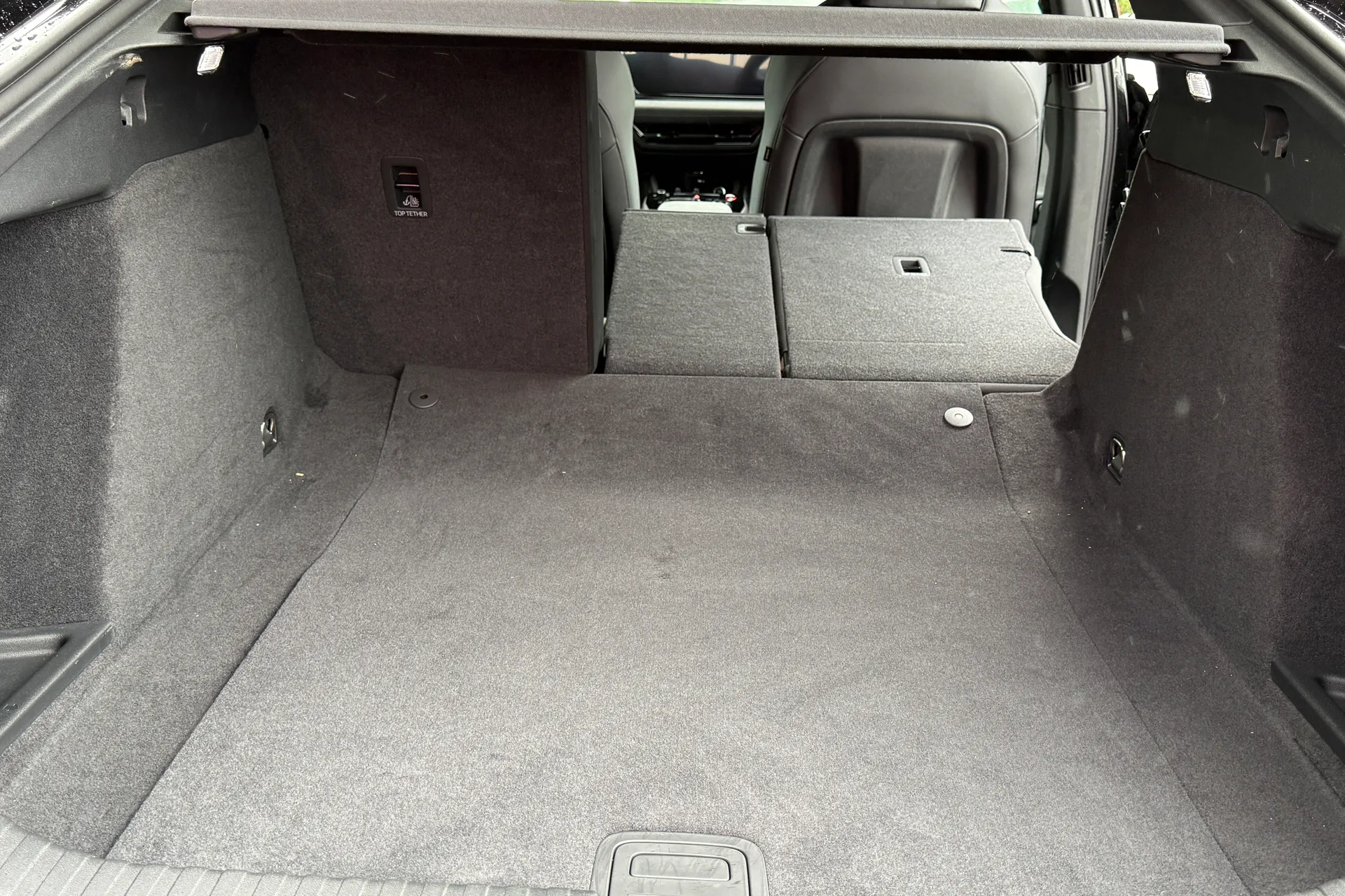 Audi A6 thumbnail image number 43