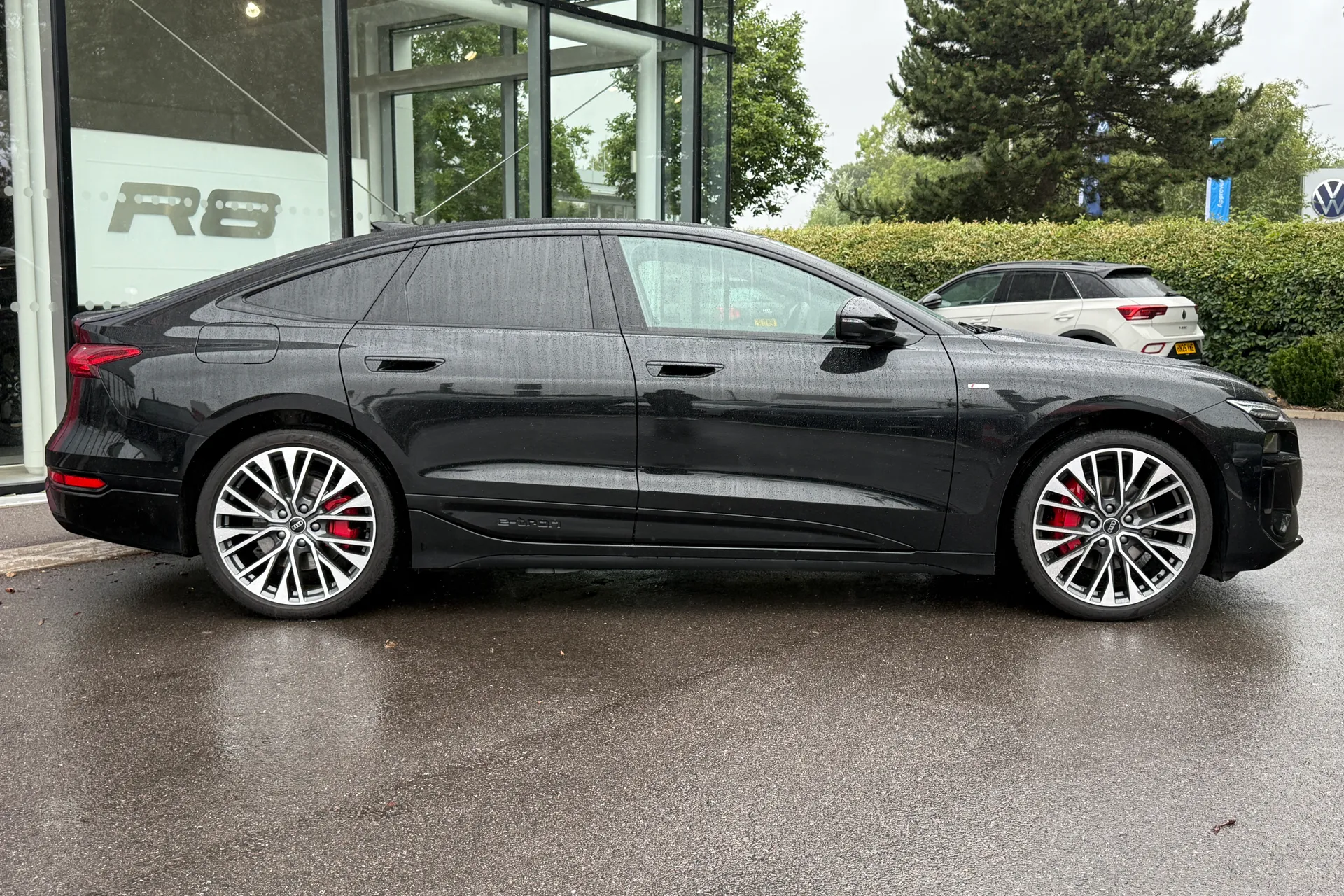 Audi A6 thumbnail image number 2