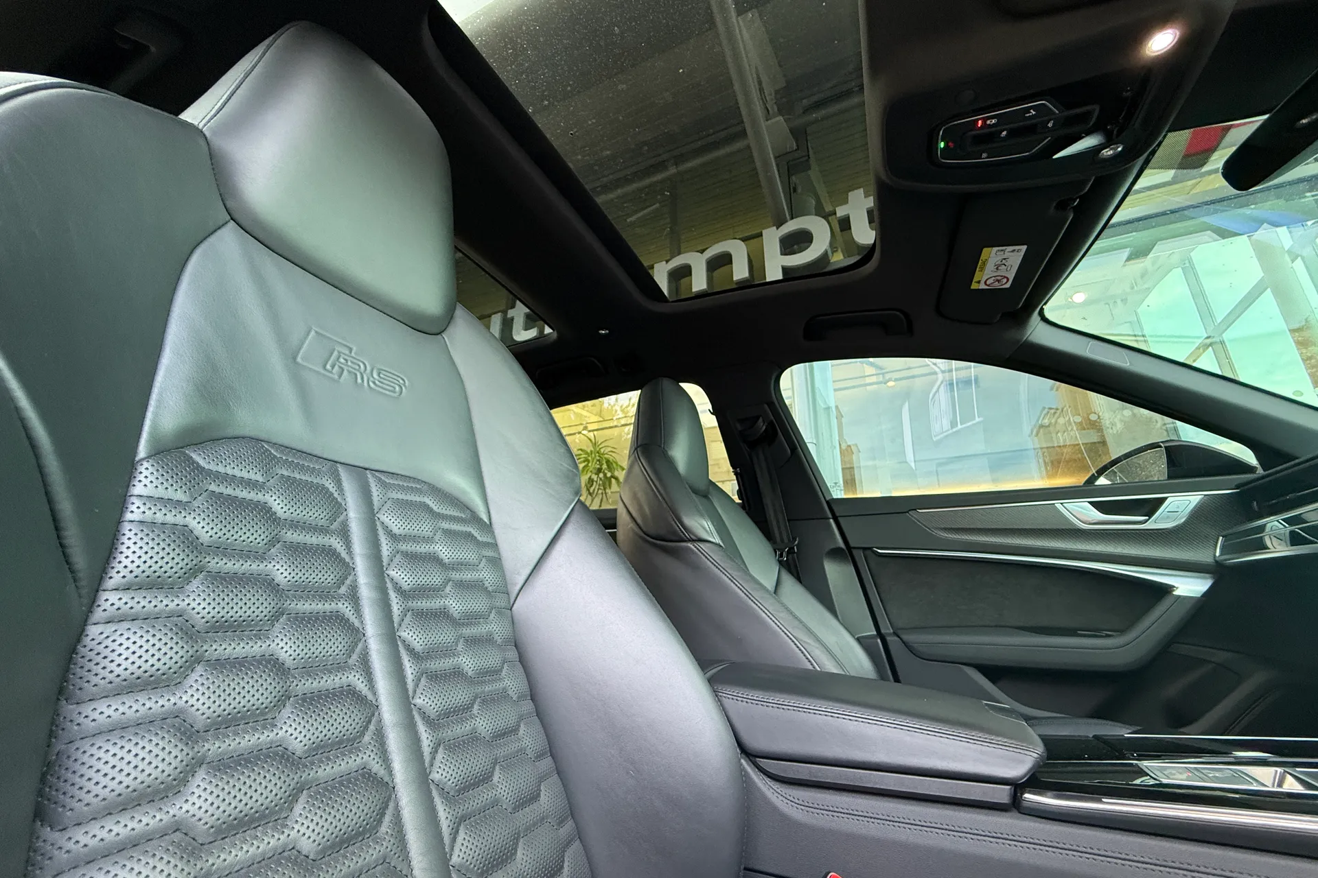 Audi RS6 thumbnail image number 4