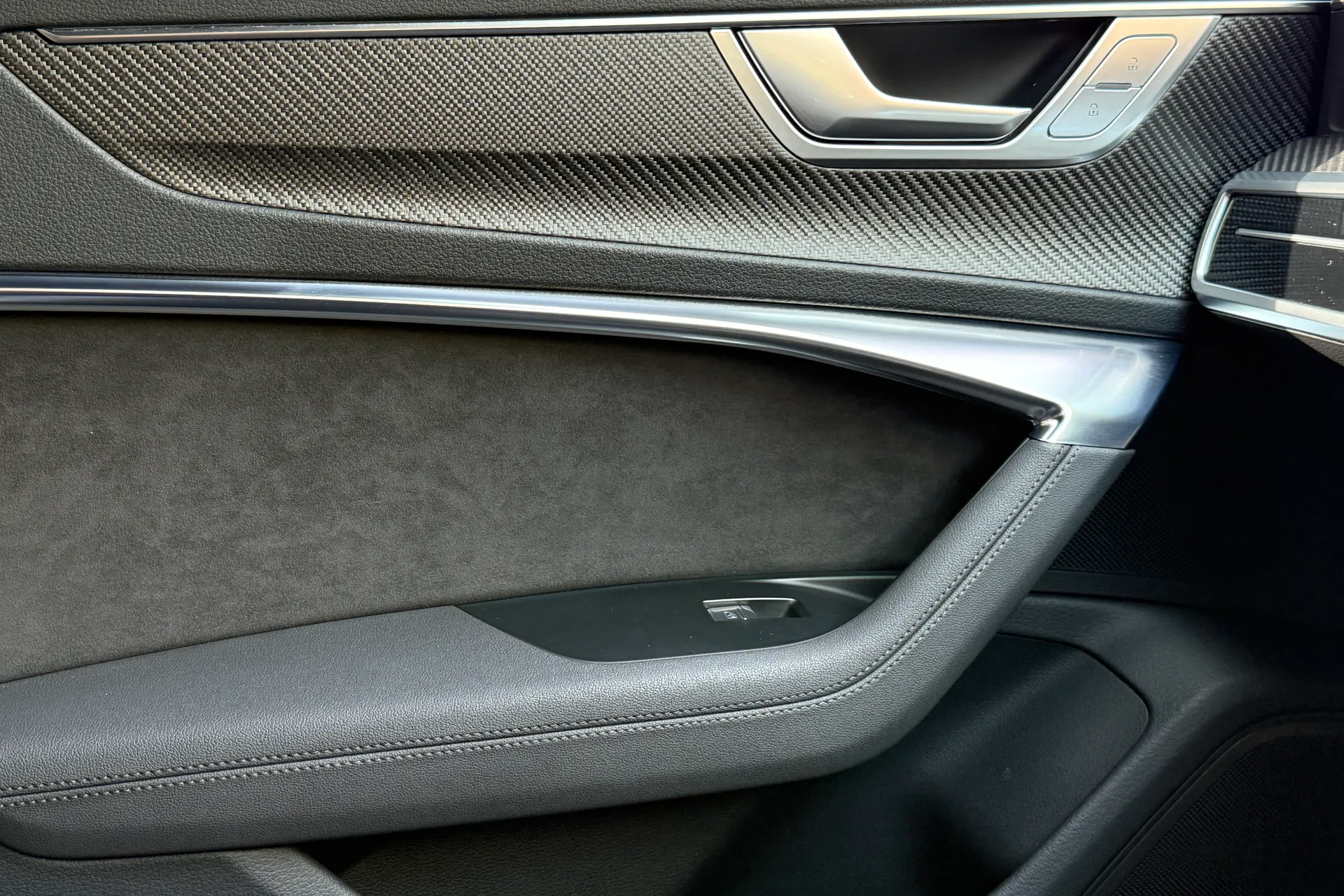 Audi RS6 thumbnail image number 22