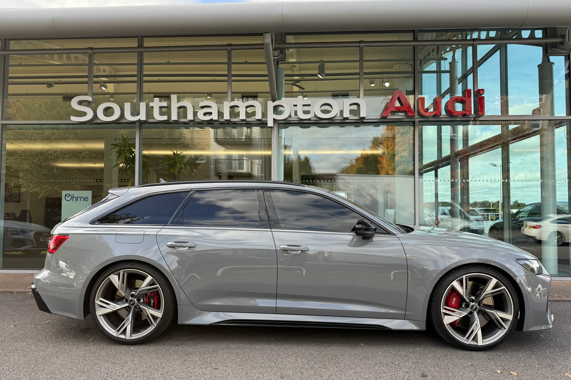 Audi RS6 thumbnail image number 2