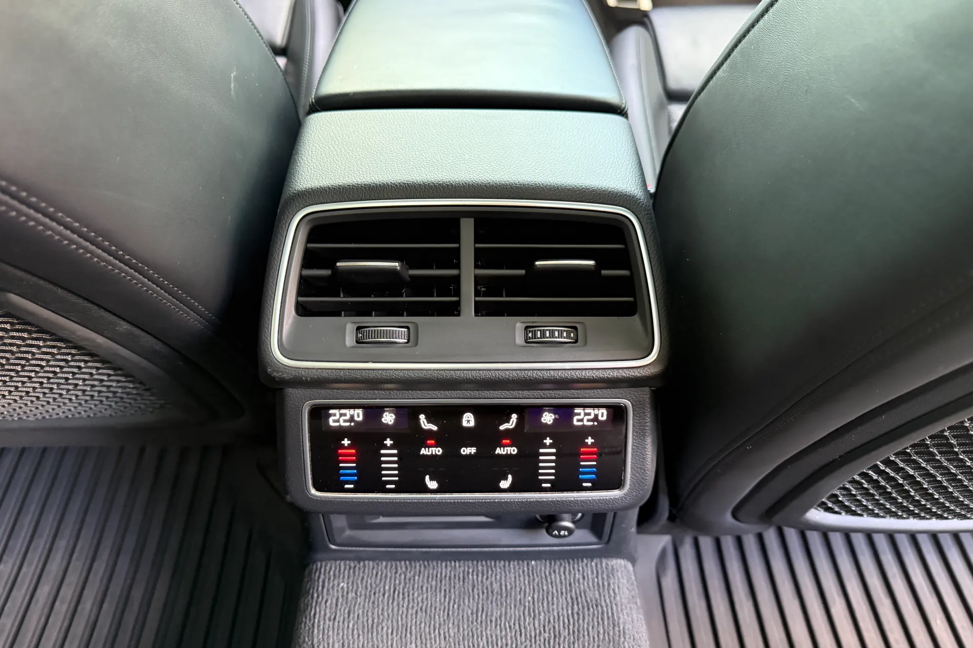 Audi RS6 thumbnail image number 39