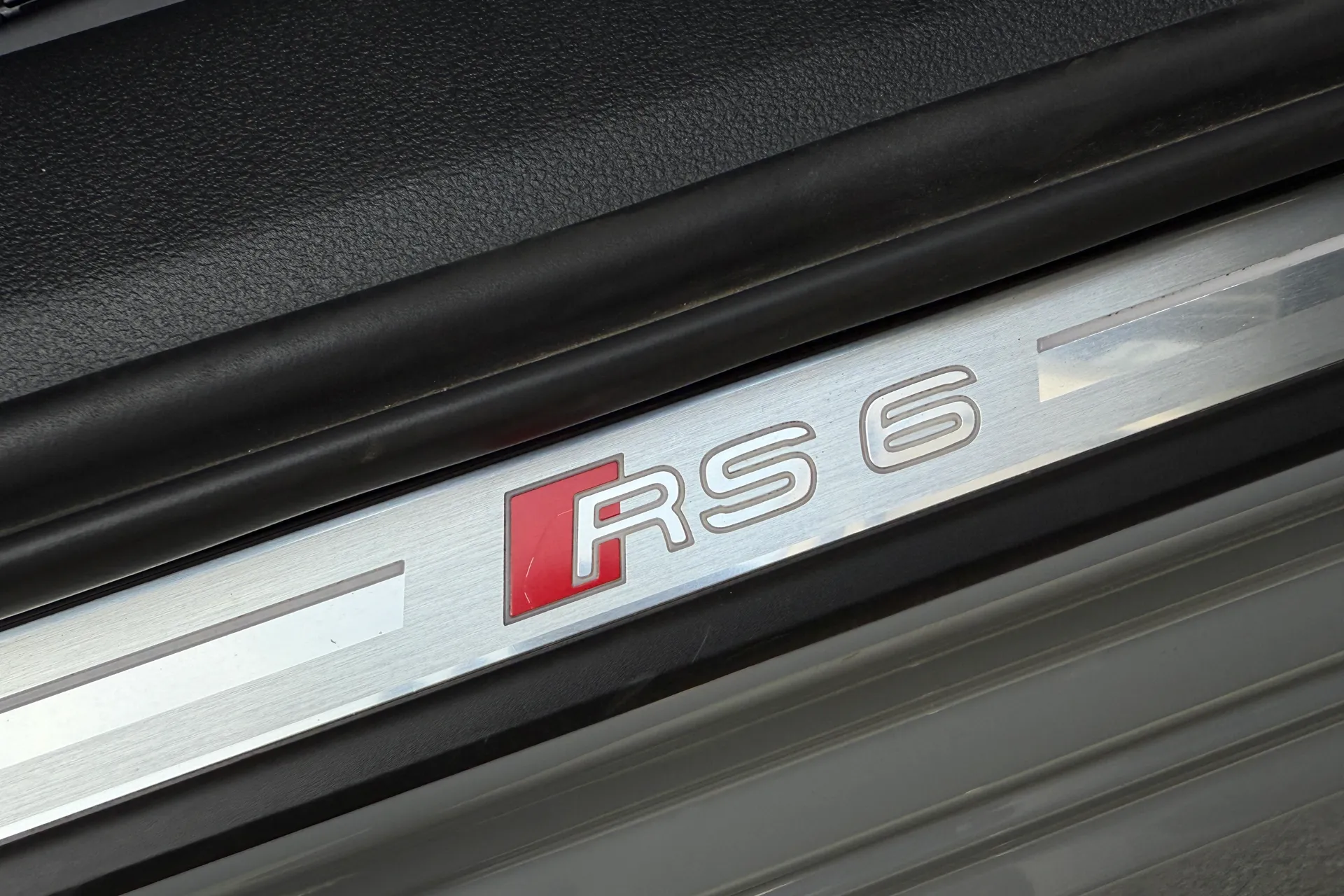 Audi RS6 thumbnail image number 36