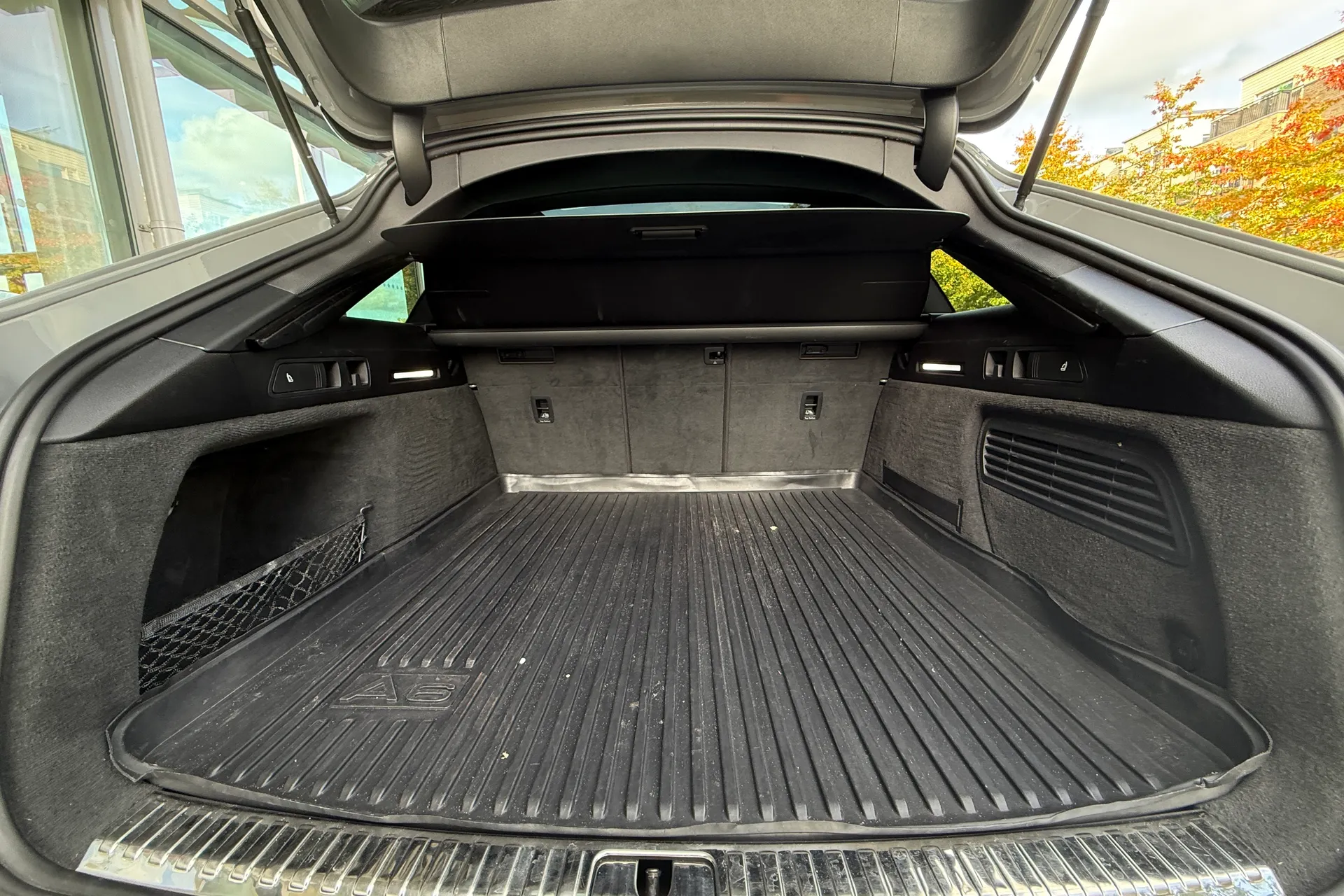 Audi RS6 thumbnail image number 52