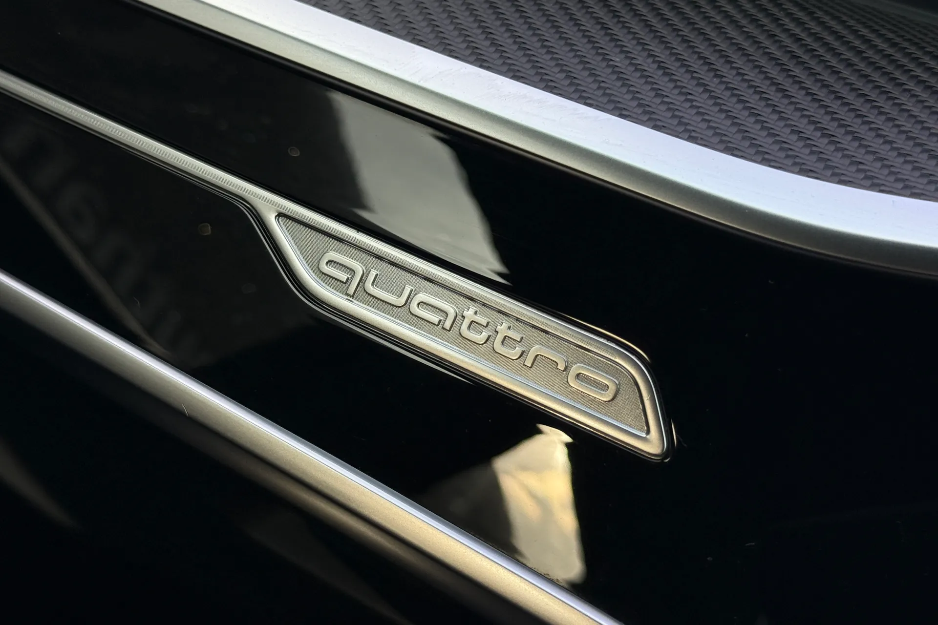 Audi RS6 thumbnail image number 21