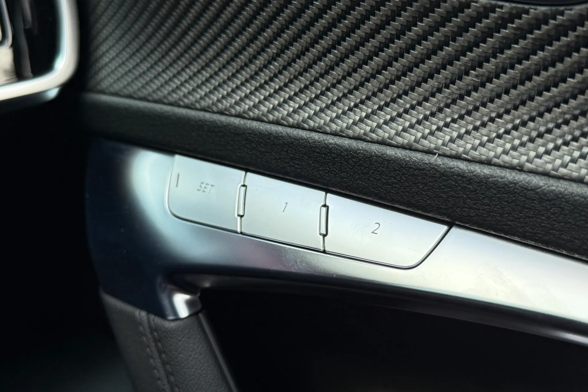 Audi RS6 thumbnail image number 32