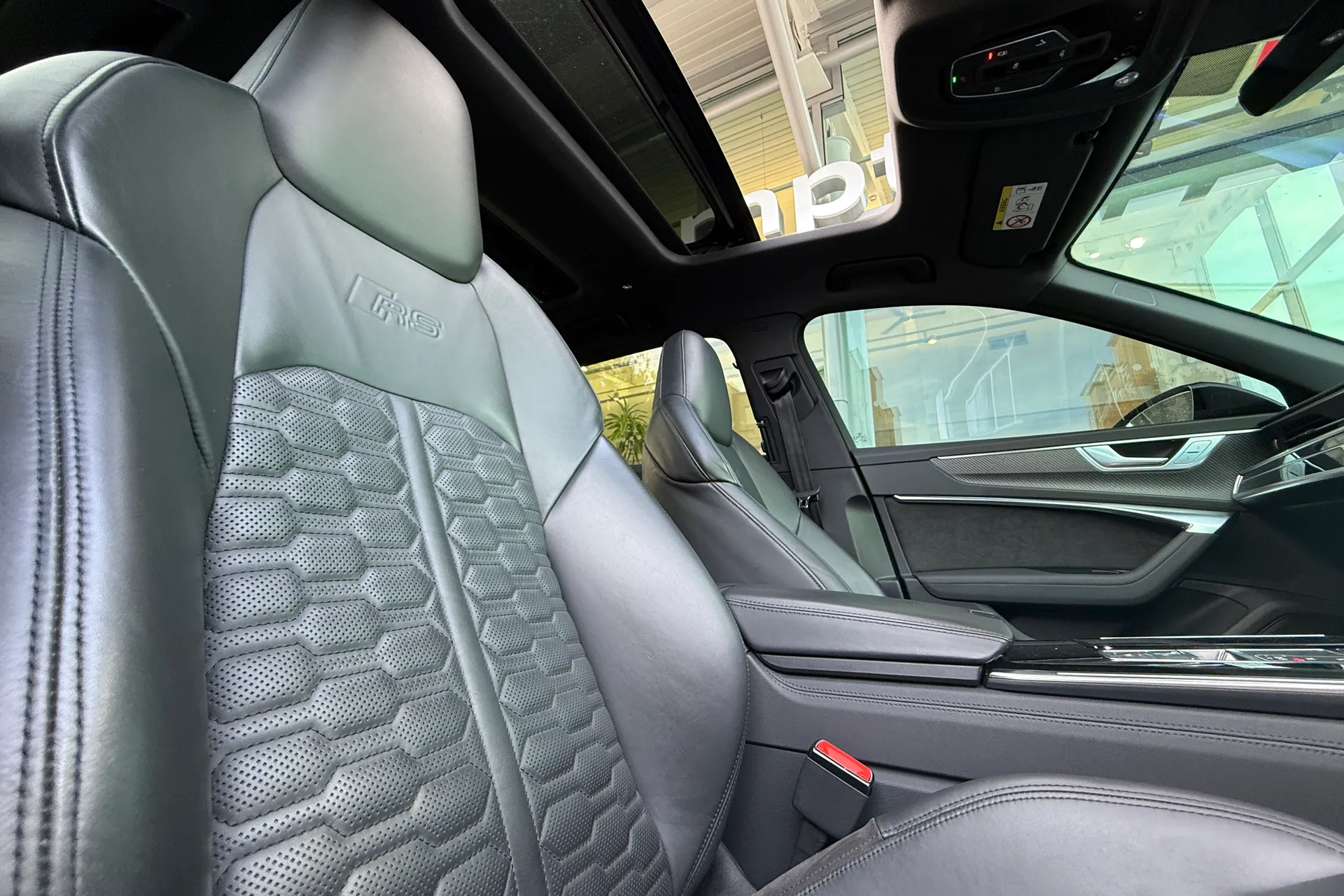 Audi RS6 thumbnail image number 35