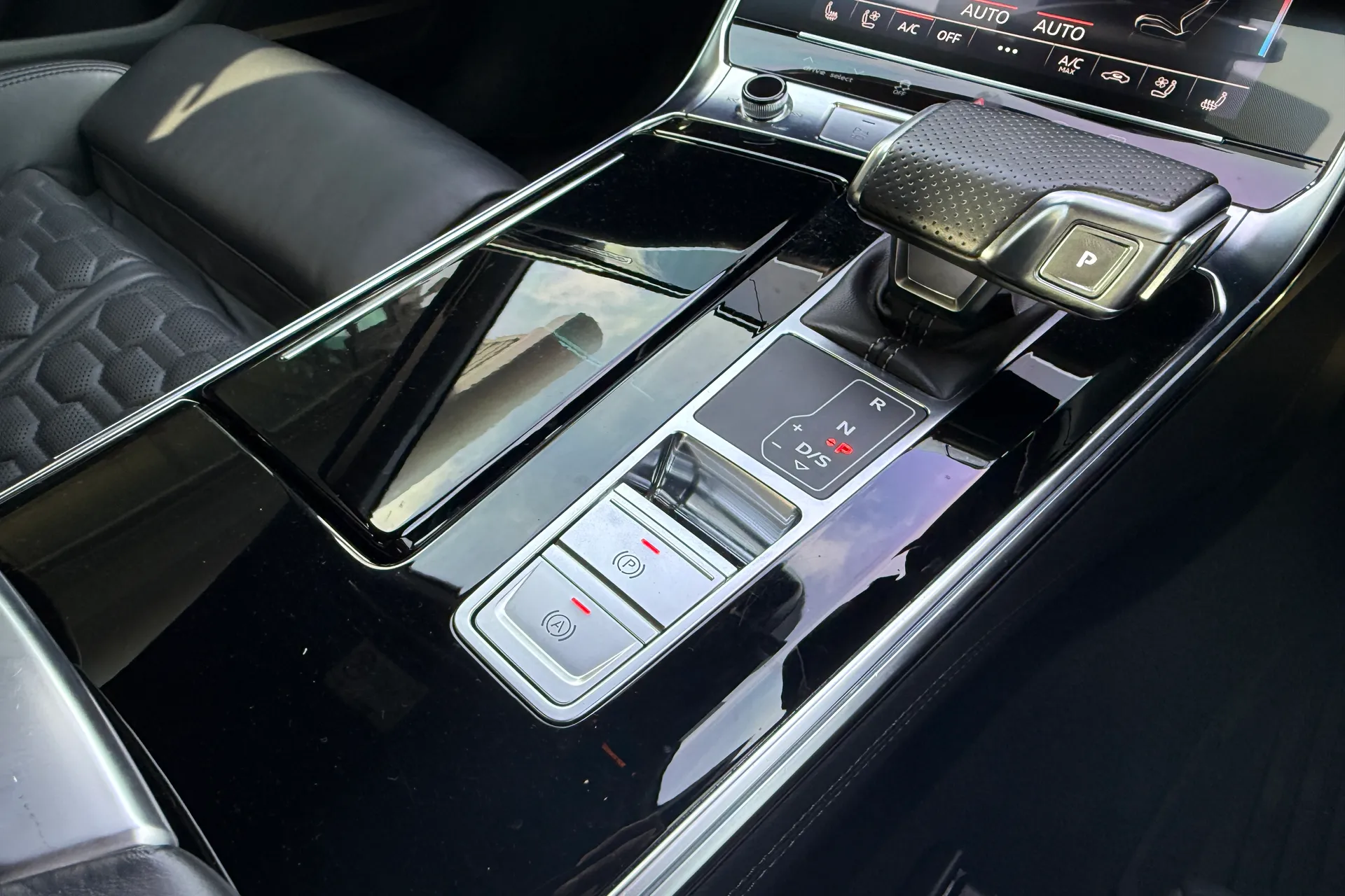 Audi RS6 thumbnail image number 12