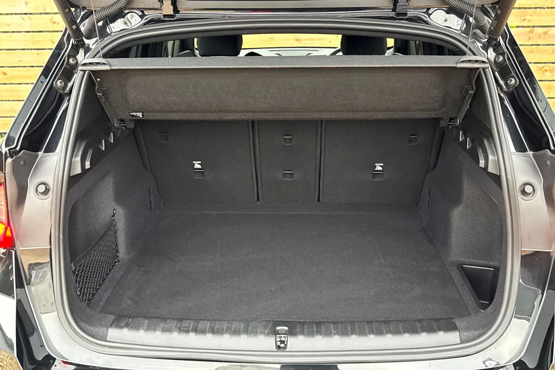 BMW X1 thumbnail image number 21