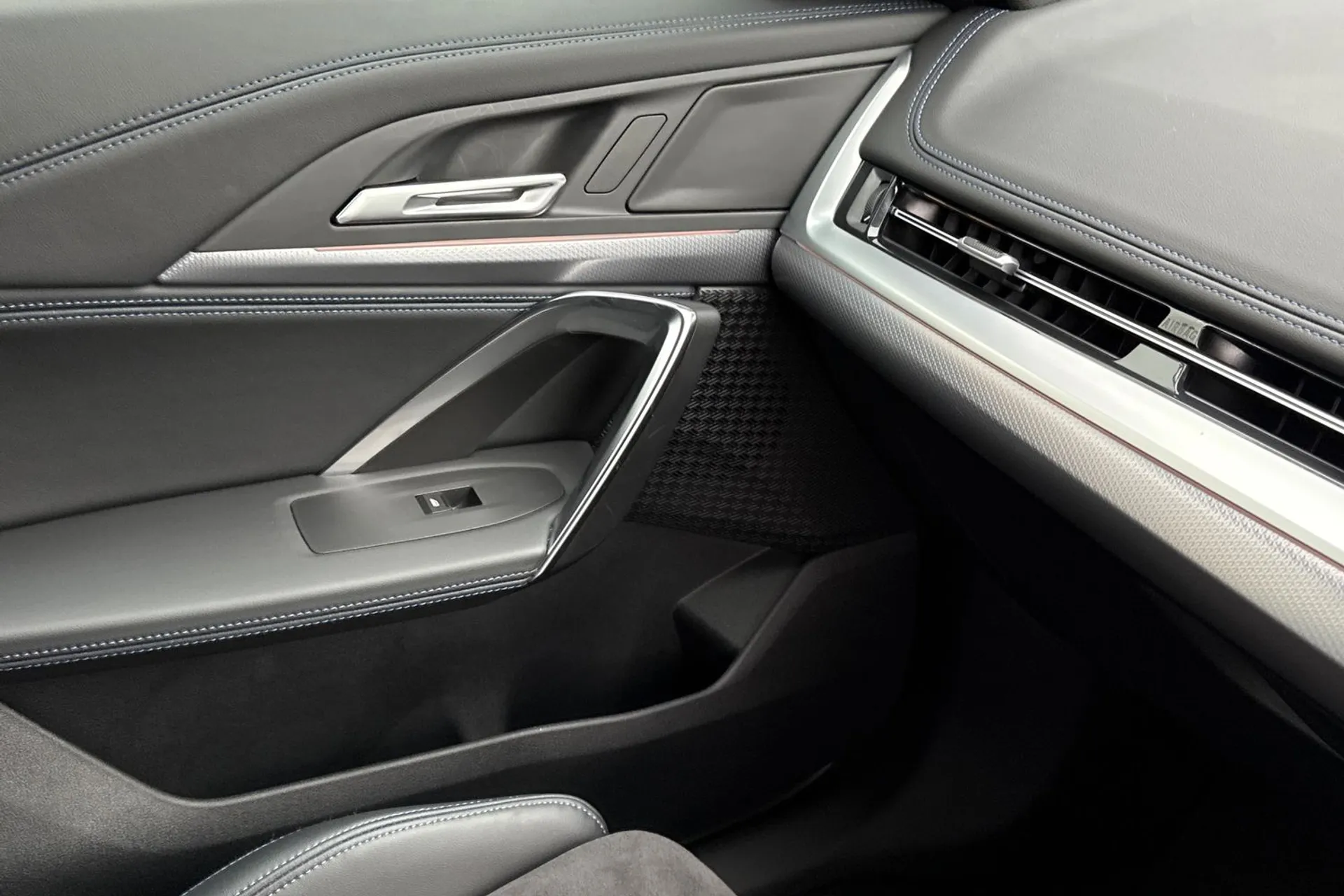 BMW X1 thumbnail image number 49