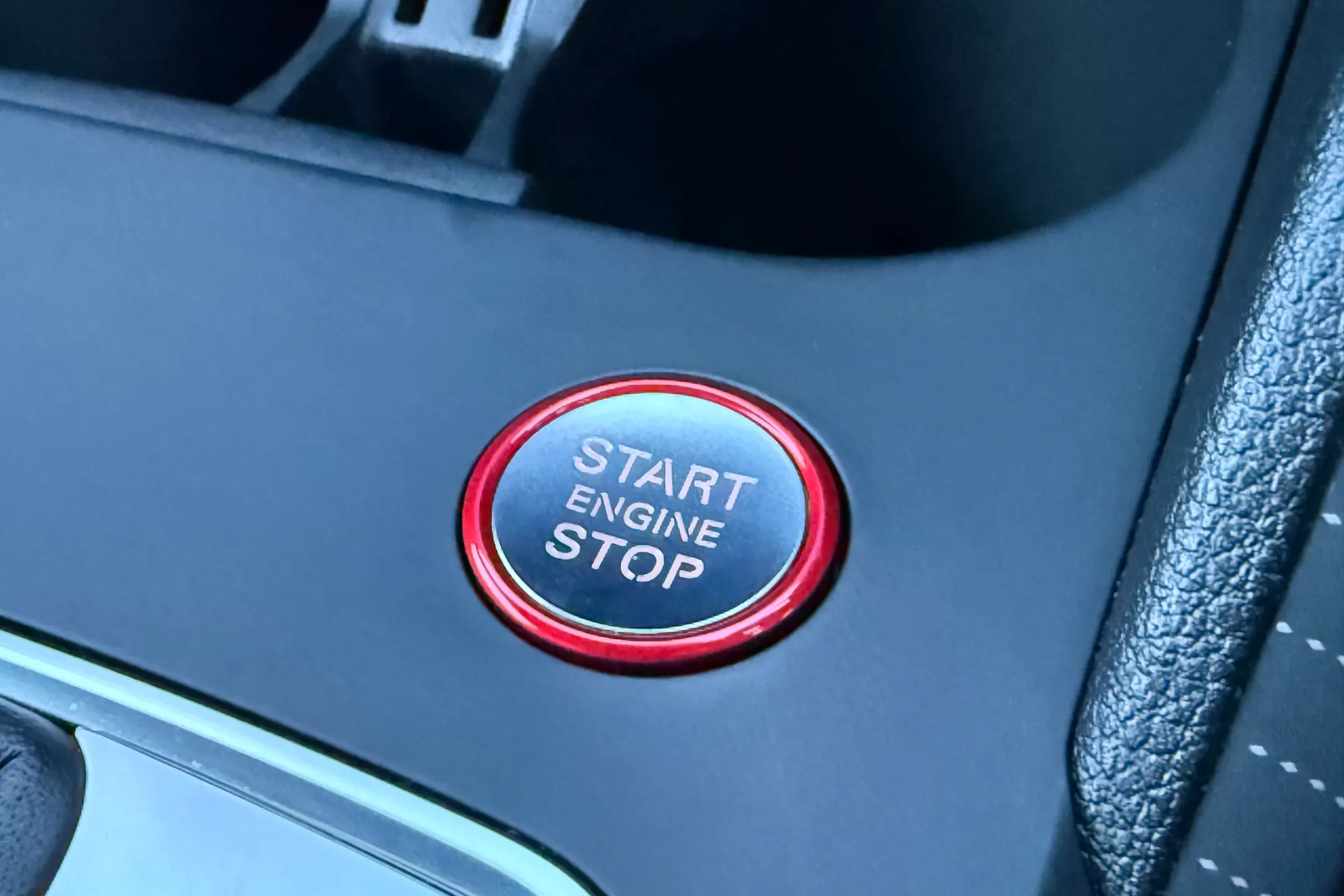 Audi Q2 thumbnail image number 18